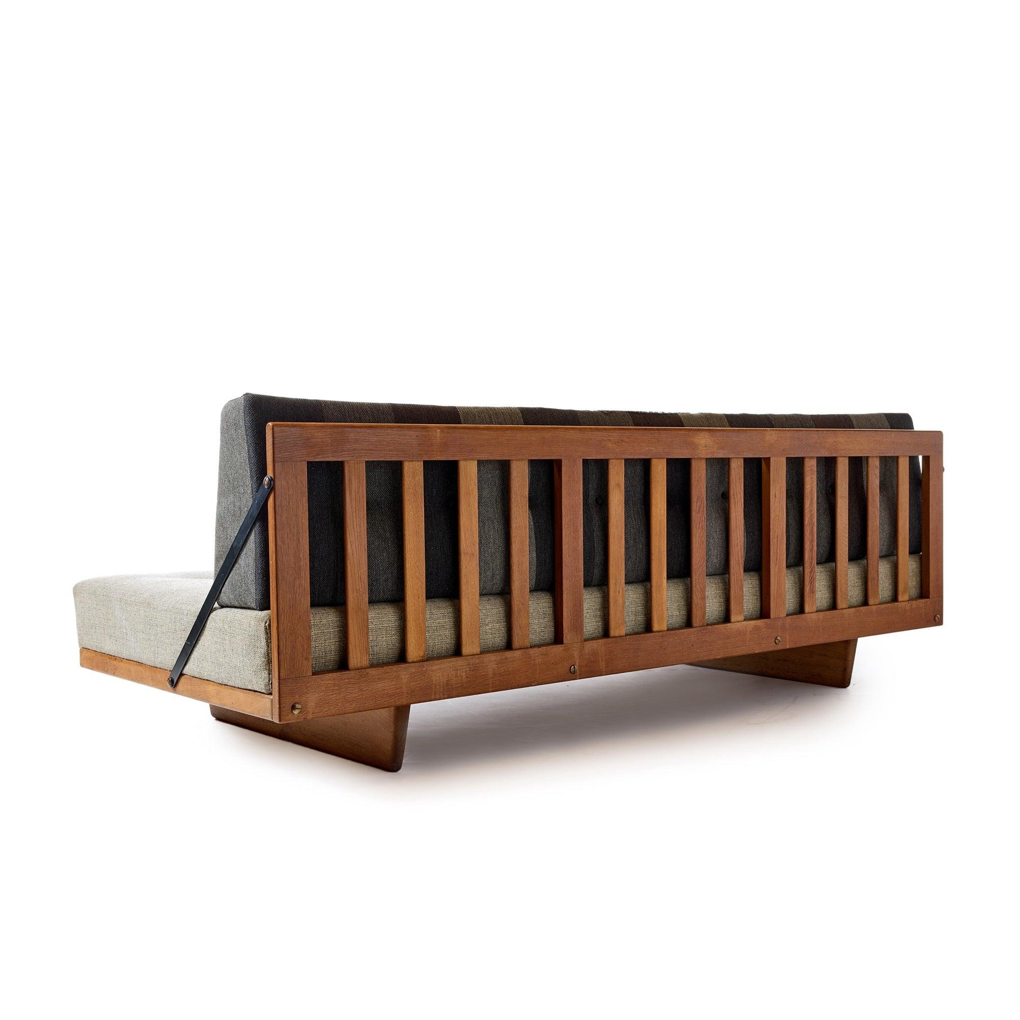 Sofá-cama minimalista de roble de Borge Mogensen, años 50 en Excelente Estado en Sagaponack, NY