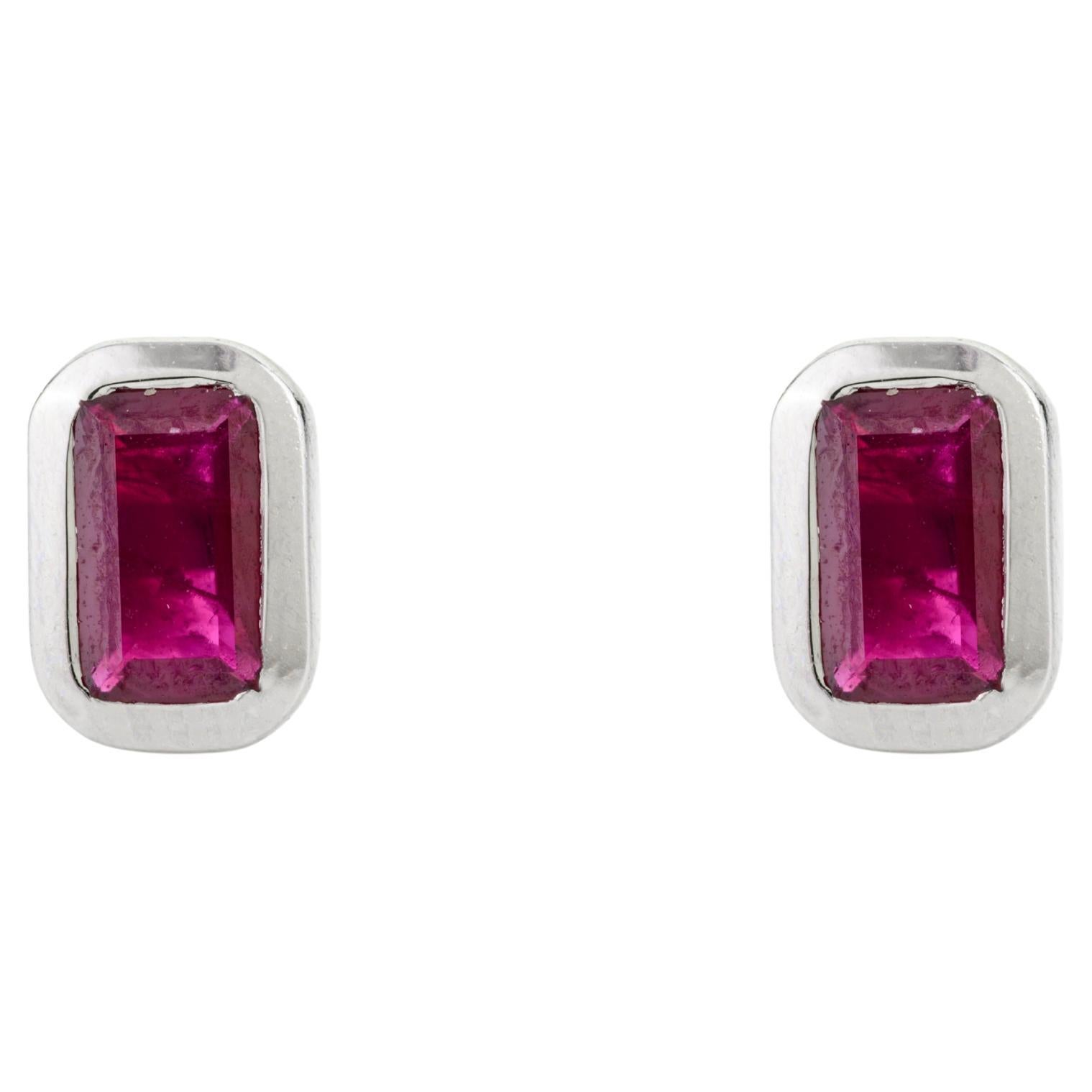 Clous d'oreilles pour la fête des mères en or blanc massif 14 carats avec rubis naturel de taille octogonale en vente