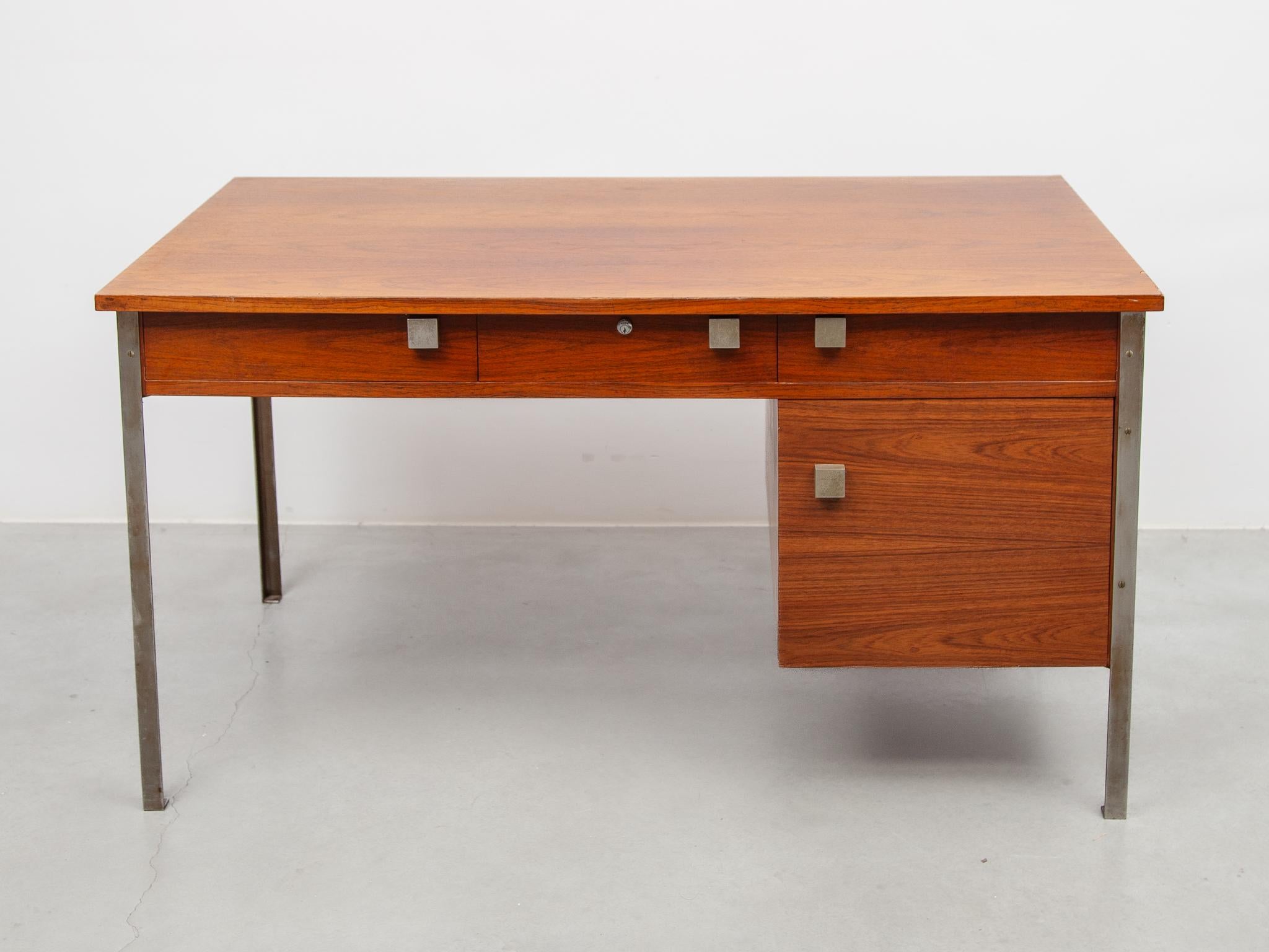 Minimalist Office Desk by Alfred Hendrickx for Belform, Belgium, 1960s In Good Condition In Antwerp, BE