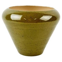 Recipiente minimalista de cerámica verde oliva - Hecho a mano Wabi-Sabi Studio Pottery