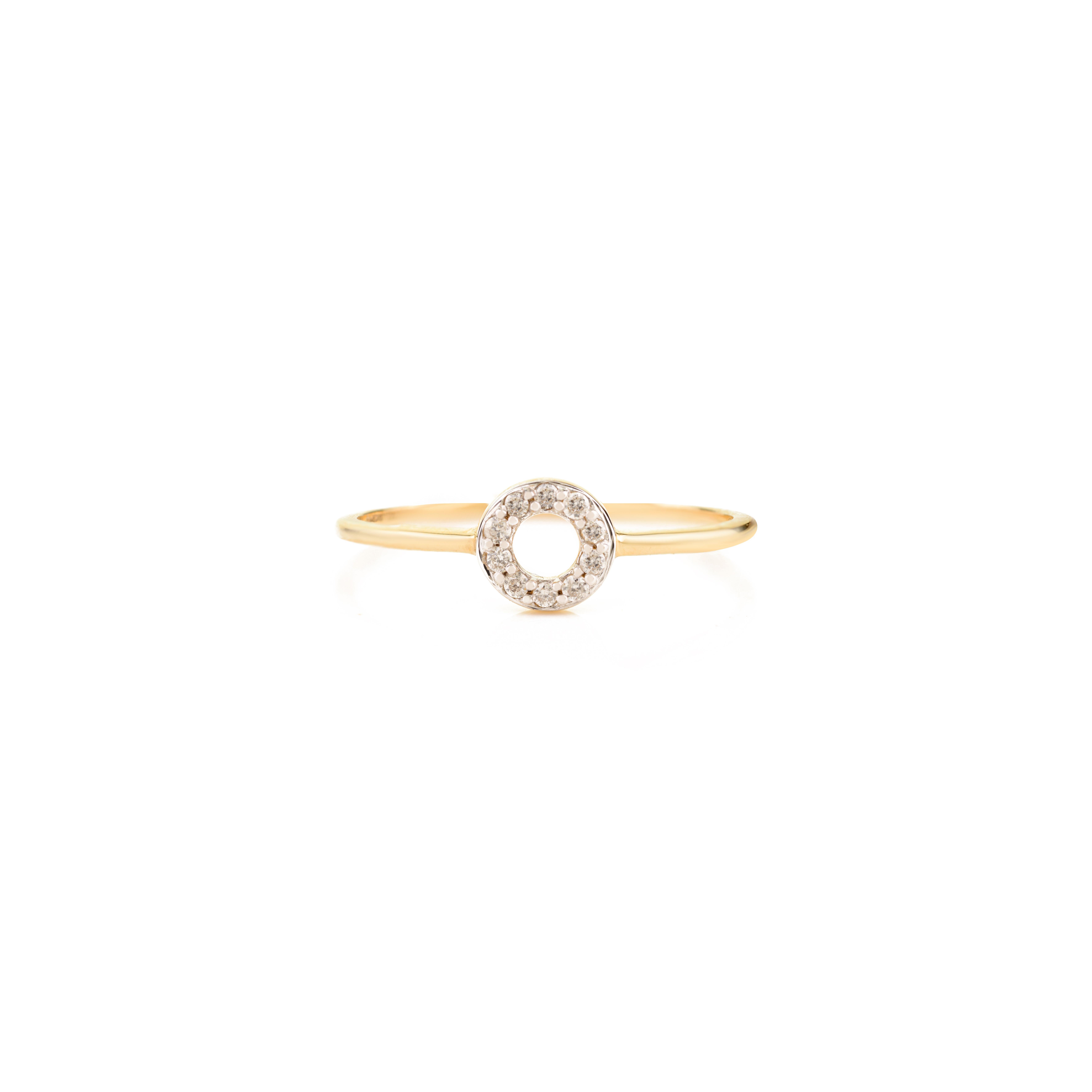 Im Angebot: Minimalistische Open Circle Diamond Halo Stacking Ring in 14K Solid Gold Geschenk für Sie () 3