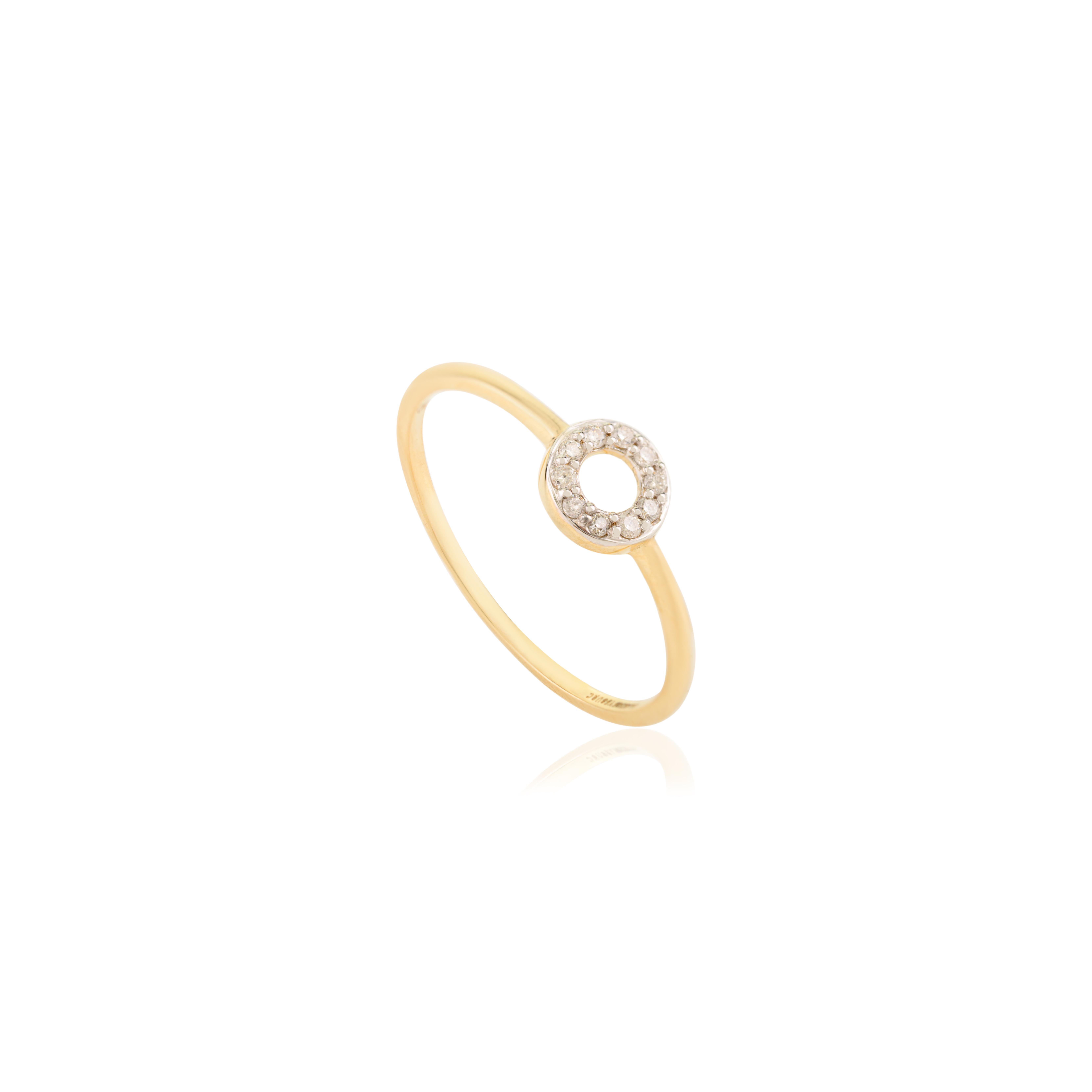 Im Angebot: Minimalistische Open Circle Diamond Halo Stacking Ring in 14K Solid Gold Geschenk für Sie () 5