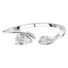 Bague minimaliste en or blanc 18 carats avec diamant naturel en forme de poire ouverte Fine Jewelry