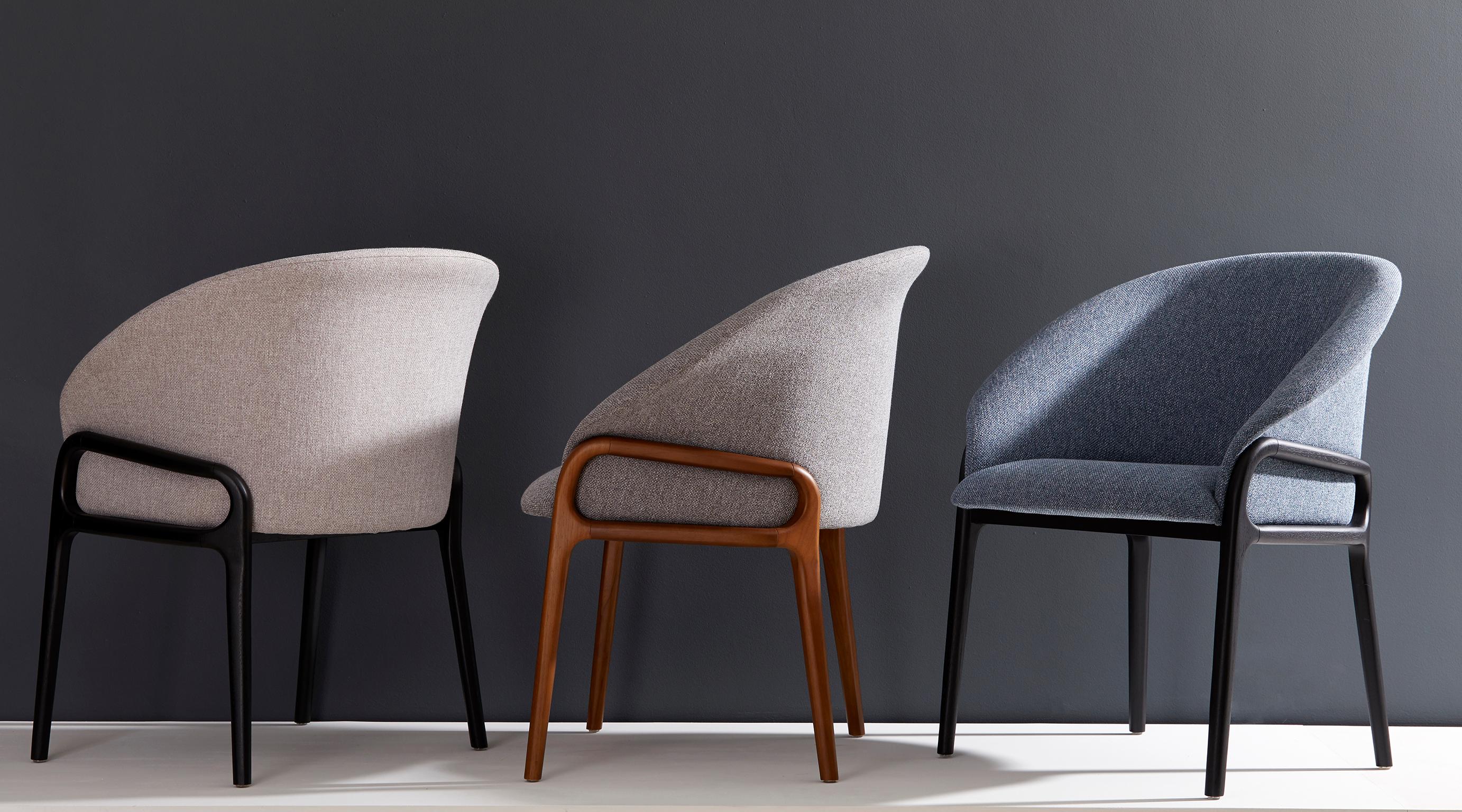 Chaise organique minimaliste en Wood Wood noir, assise en cuir noir en vente 10