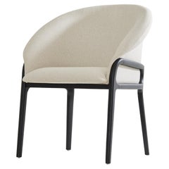 Chaise organique minimaliste en bois massif noir, textiles blanc cassé Assise