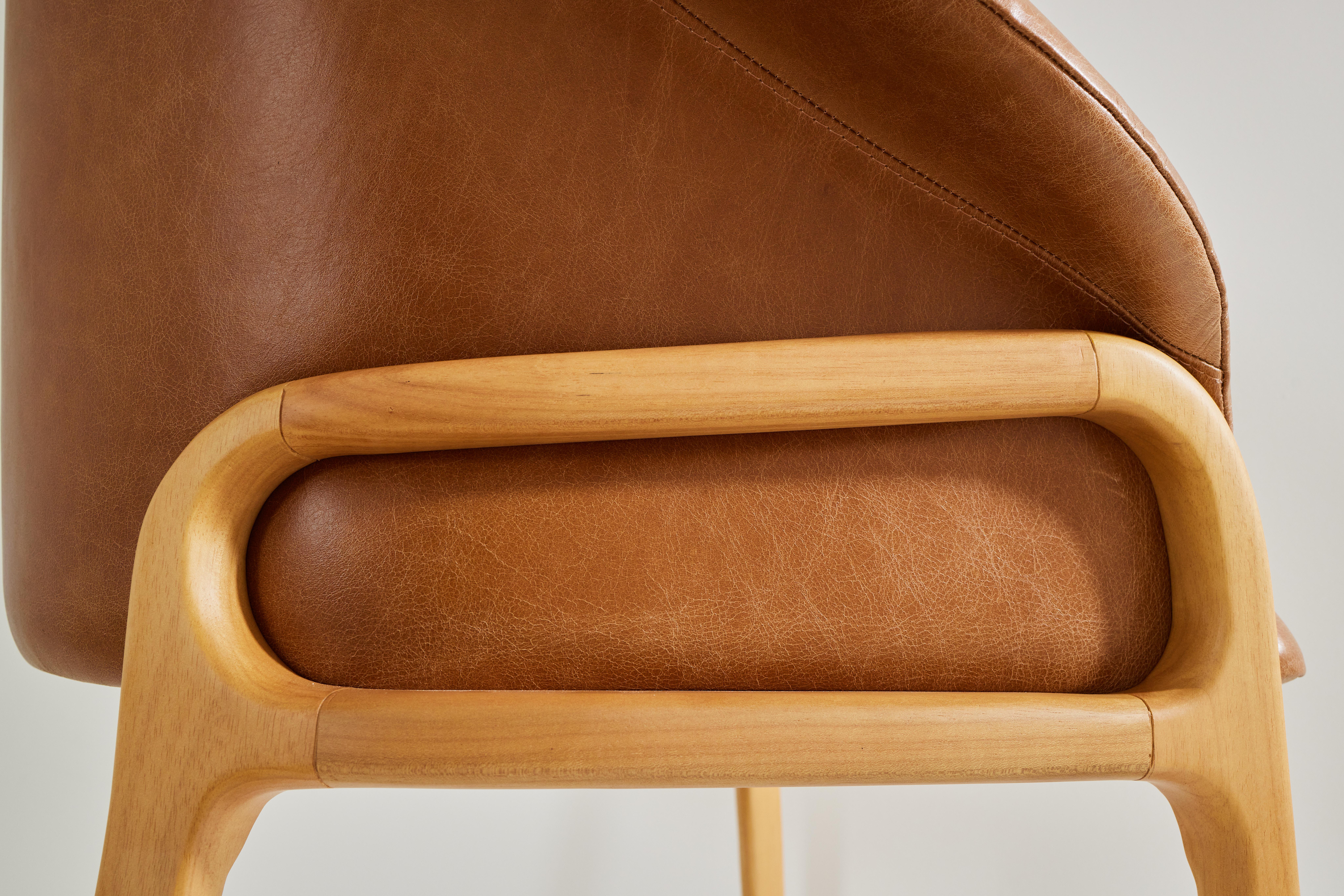 Cuir Chaise organique minimaliste en bois massif, cuir camel ton siège en vente