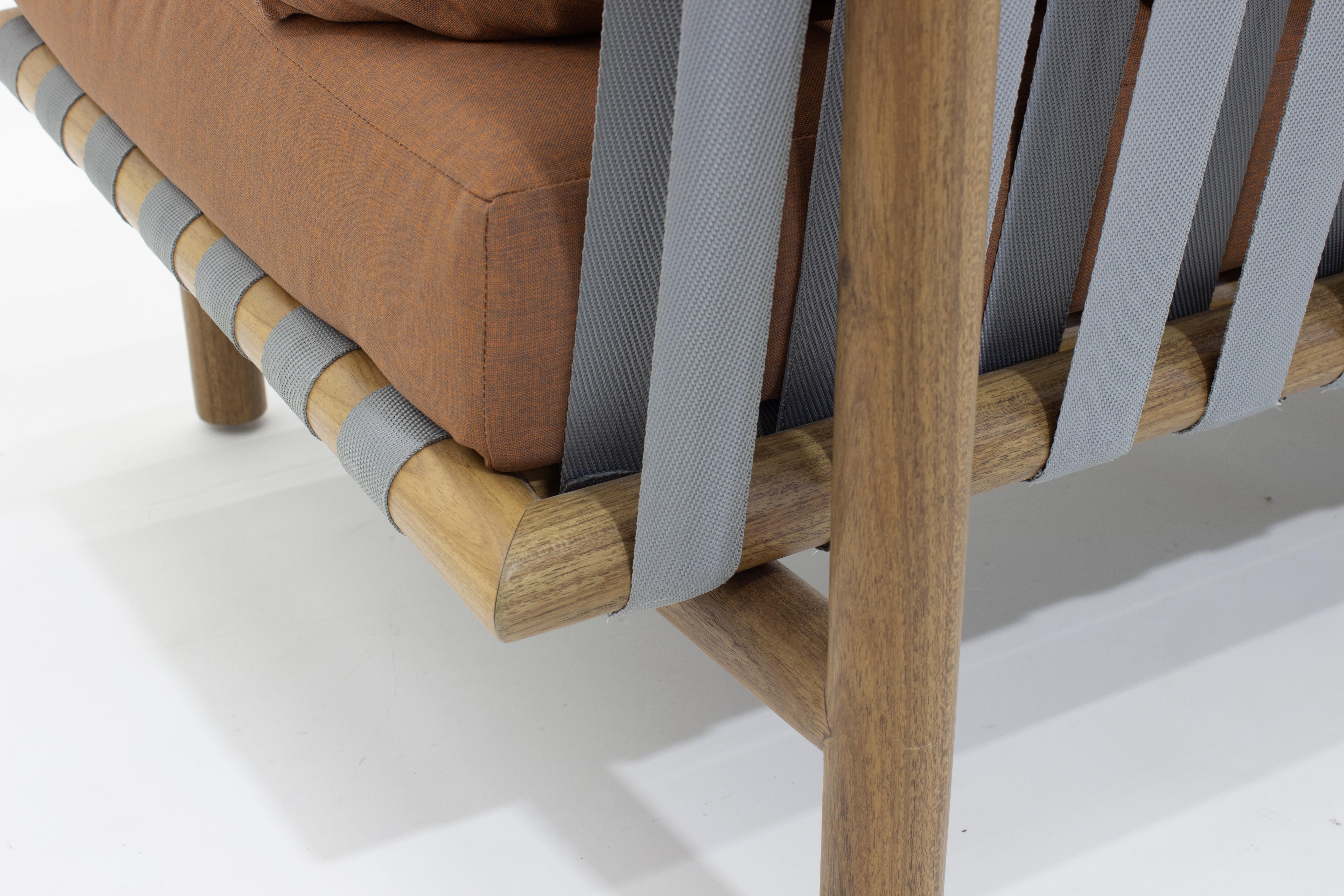 Minimalist outdoor armchair 