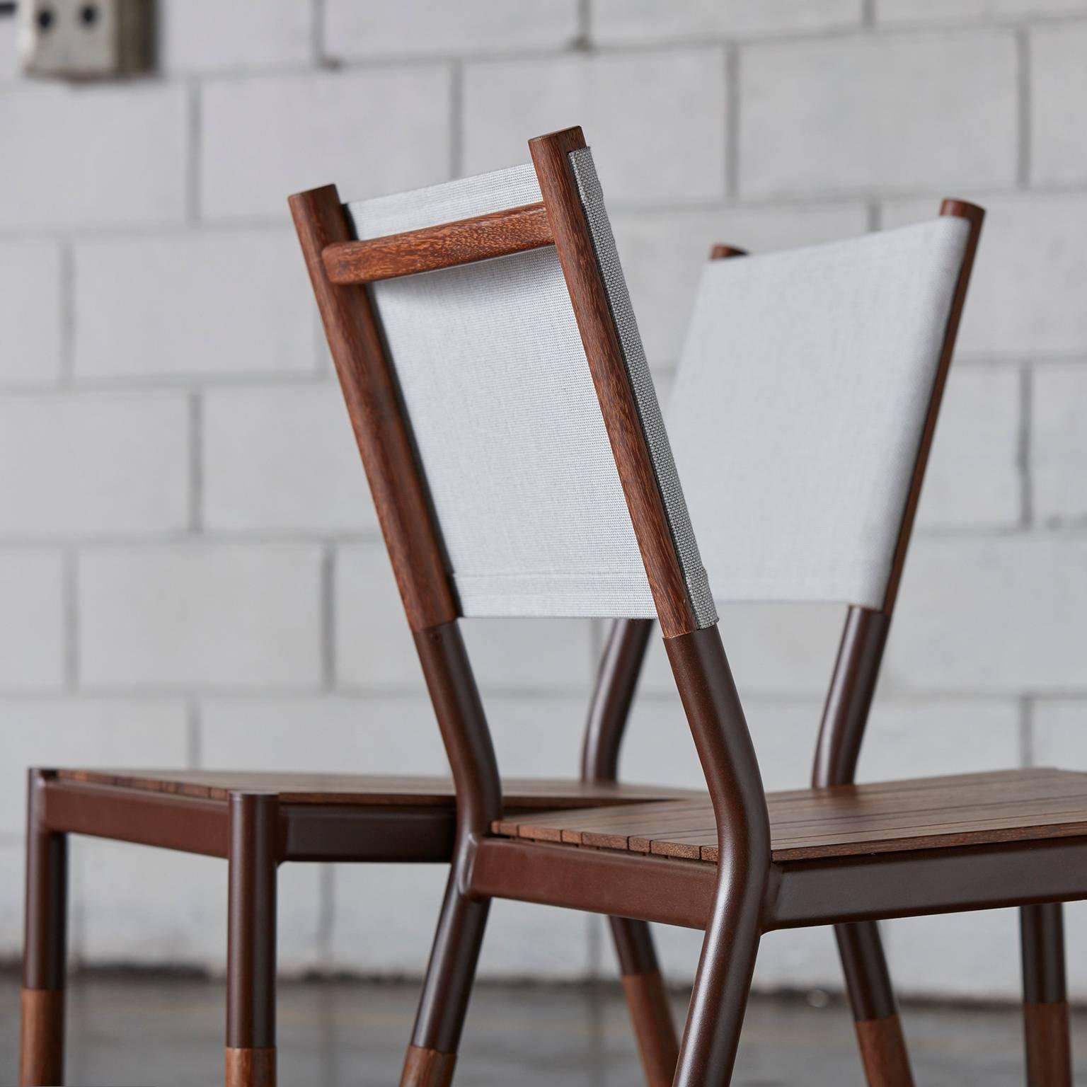 Minimalistischer Stuhl für den Außenbereich aus Hartholz, Metall und Stoff (Brasilianisch) im Angebot
