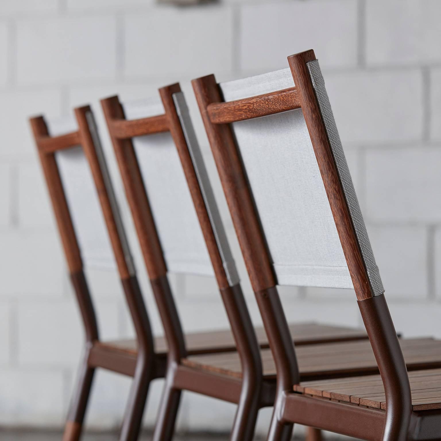 Minimalistischer Stuhl für den Außenbereich aus Hartholz, Metall und Stoff im Zustand „Neu“ im Angebot in Vila Cordeiro, São Paulo
