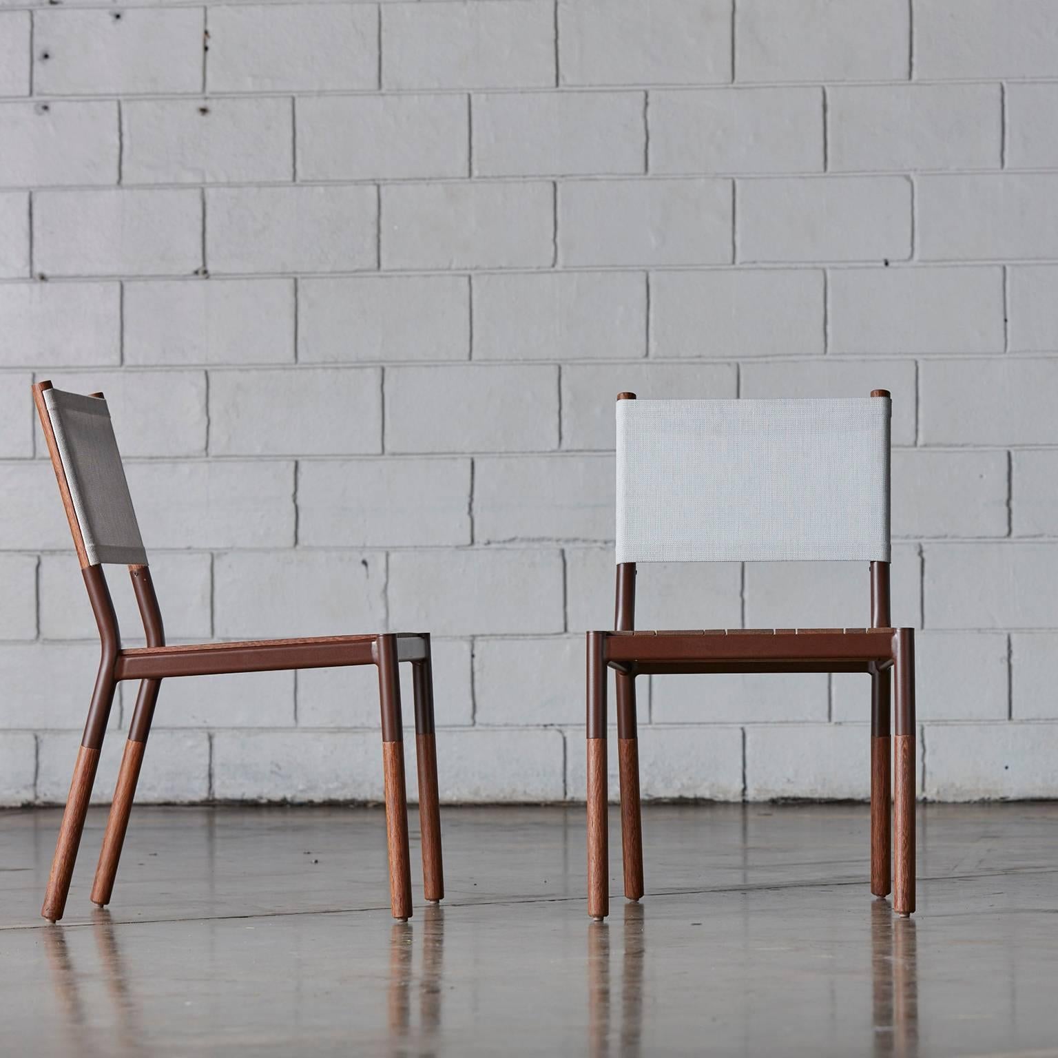 Silla de exterior minimalista de madera, metal y tela en venta 2