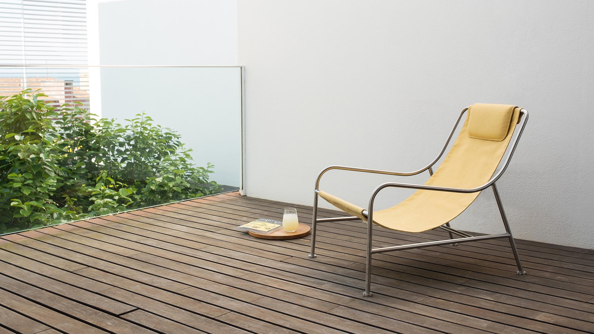 Modern Minimalist Outdoor Lounge Chair in 
