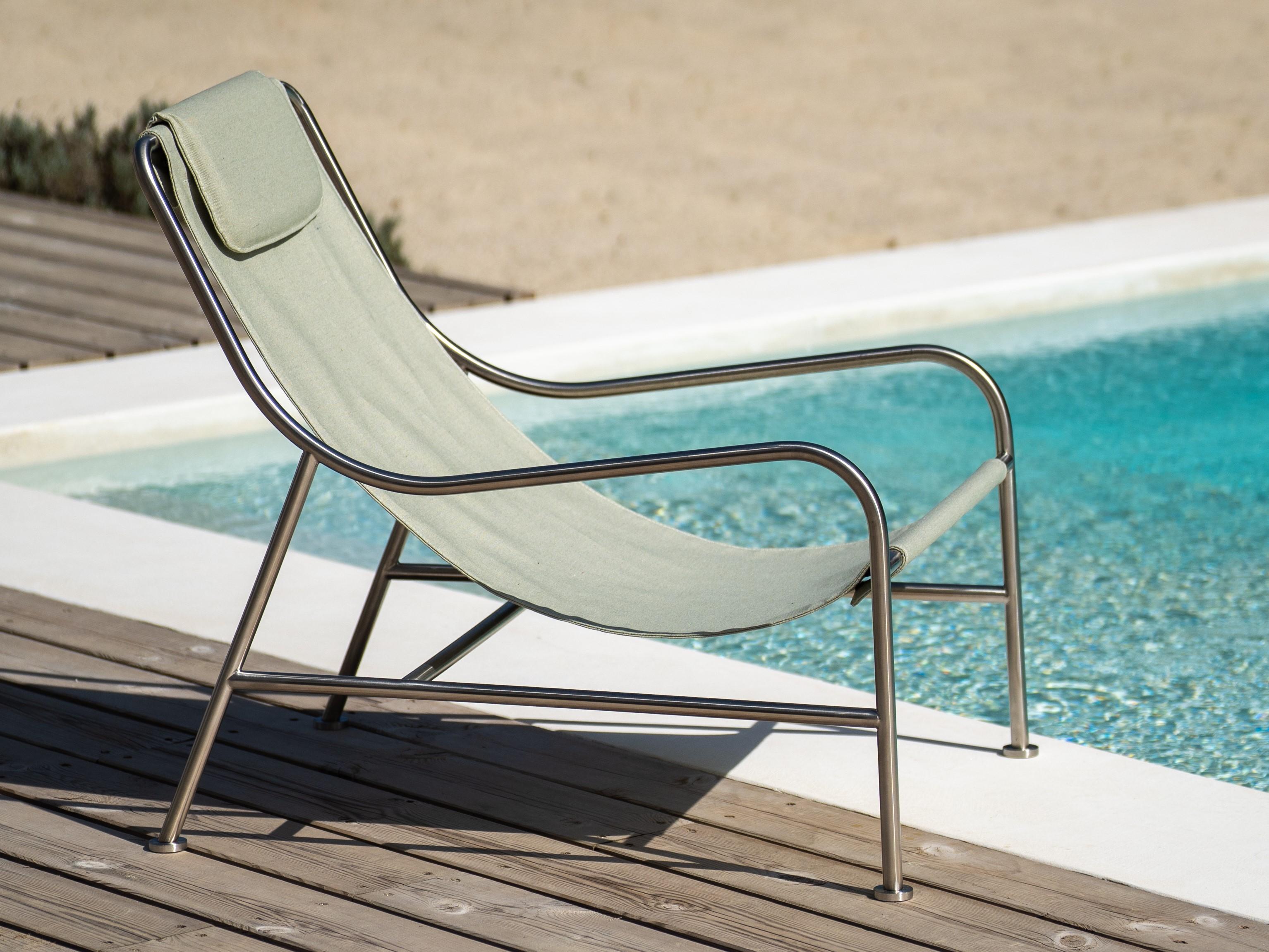 Embracing the purpose to take a break outside, the outdoor version of the LISBOA lounge chair invites you to just sit and relax under the sun, enjoying the long days and warm summer nights. 

Designed to live outdoors, the chair is very light due