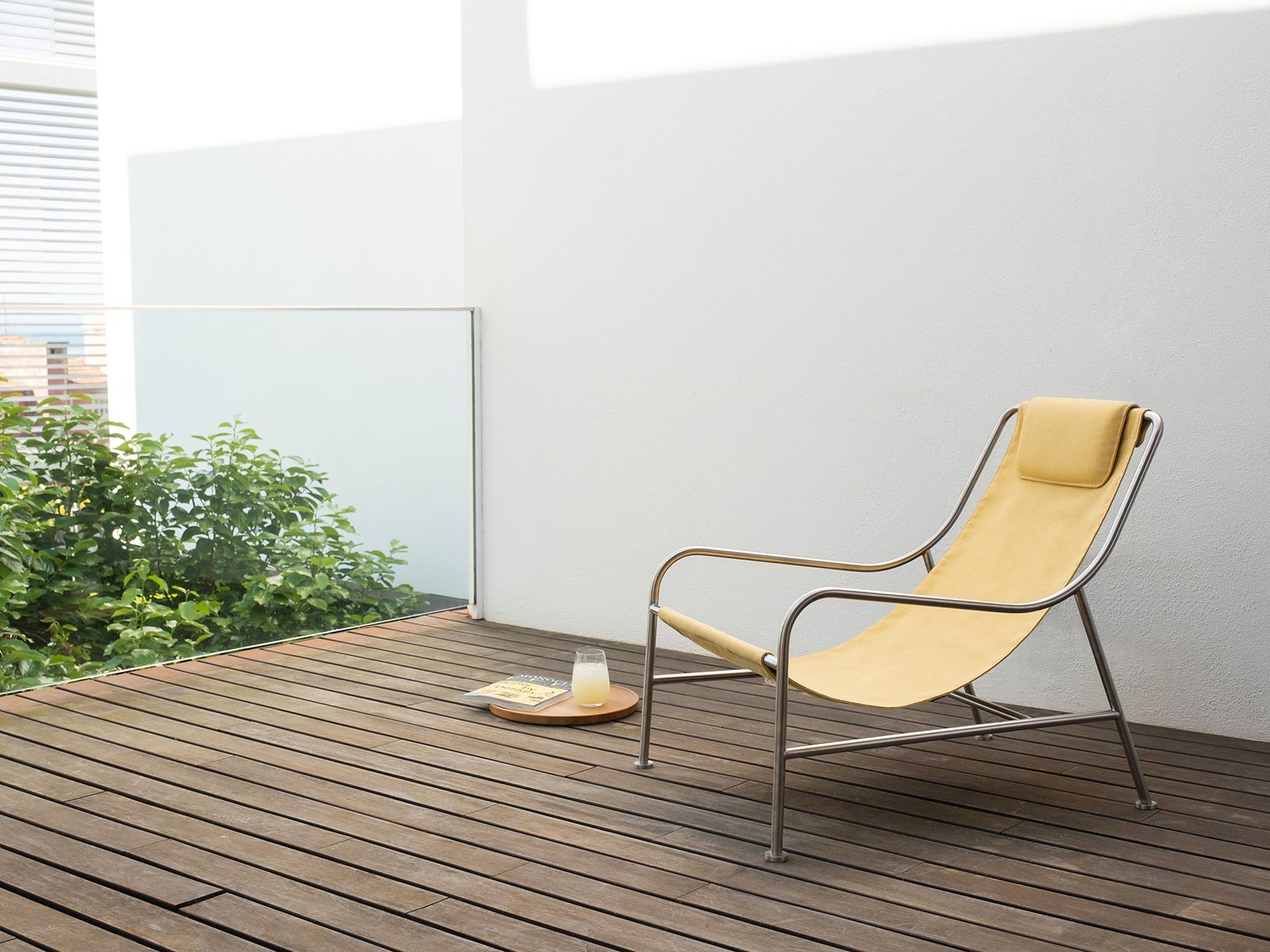 Contemporary Minimalist Outdoor Lounge Chair in 
