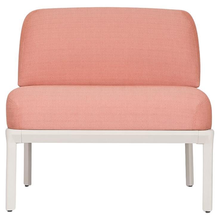 Ensemble sectionnel d'extérieur minimaliste : Loveseat, chaises et tables en aluminium moulé en vente