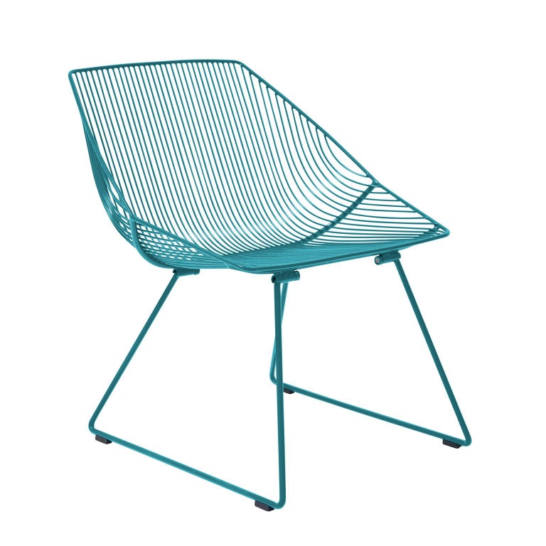 Bend Goods Wire Furniture
The Bunny lounge is a wire lounge chair with a deep scoop shape for a relaxed lounging experience. The subtly curved design compliments any indoor or outdoor area, and makes this a perfect wire accent chair for commercial