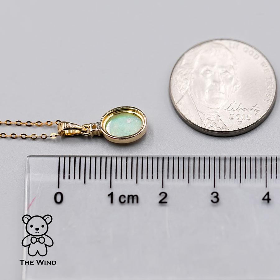 Collier pendentif minimaliste ovale australien en or jaune 18 carats, opale massive et diamants Neuf - En vente à Suwanee, GA