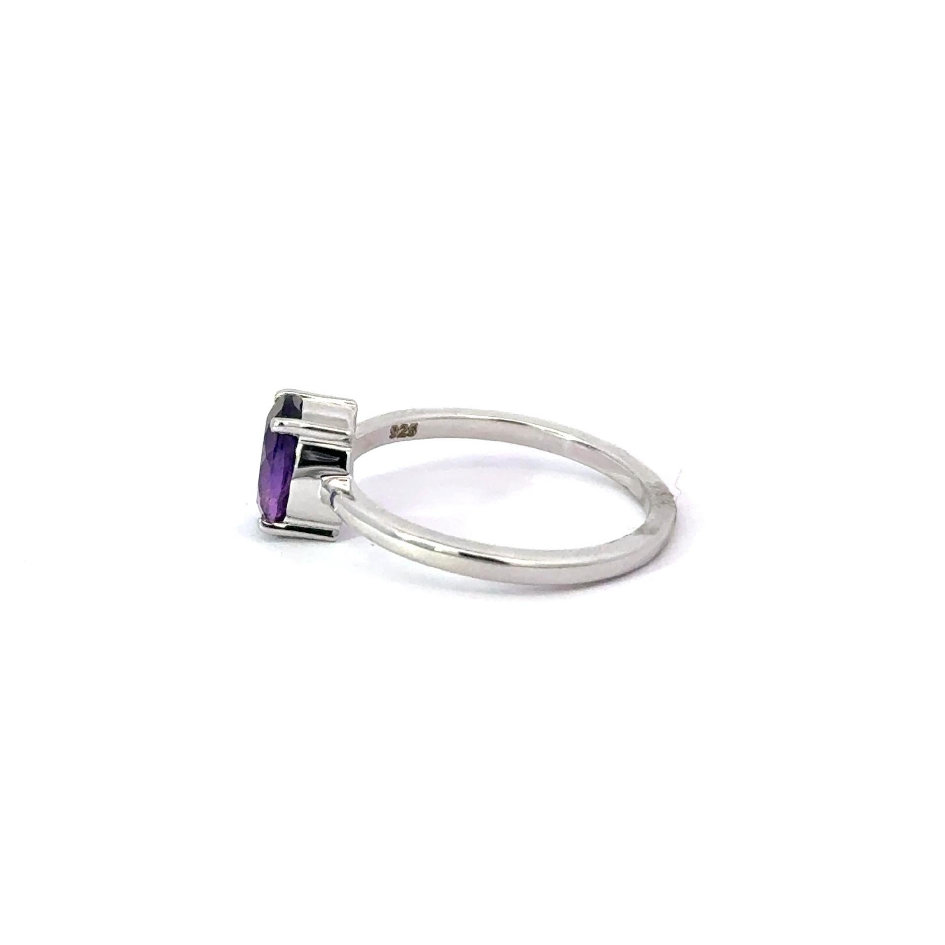 For Sale:  Minimalist Oval Cut Amethyst Single Stone Ring with Silver Jewelry Gift for Wife 3