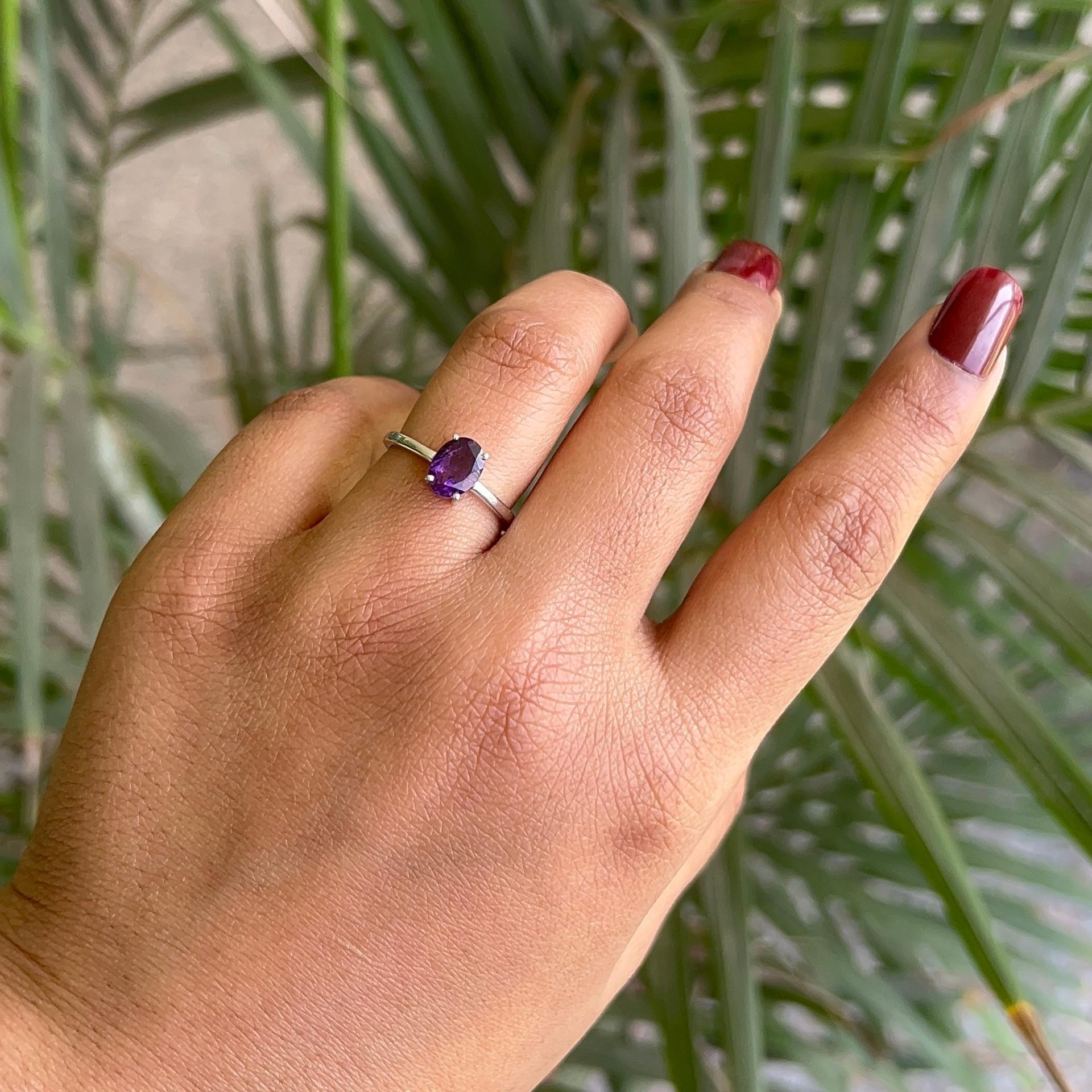 For Sale:  Minimalist Oval Cut Amethyst Single Stone Ring with Silver Jewelry Gift for Wife 4