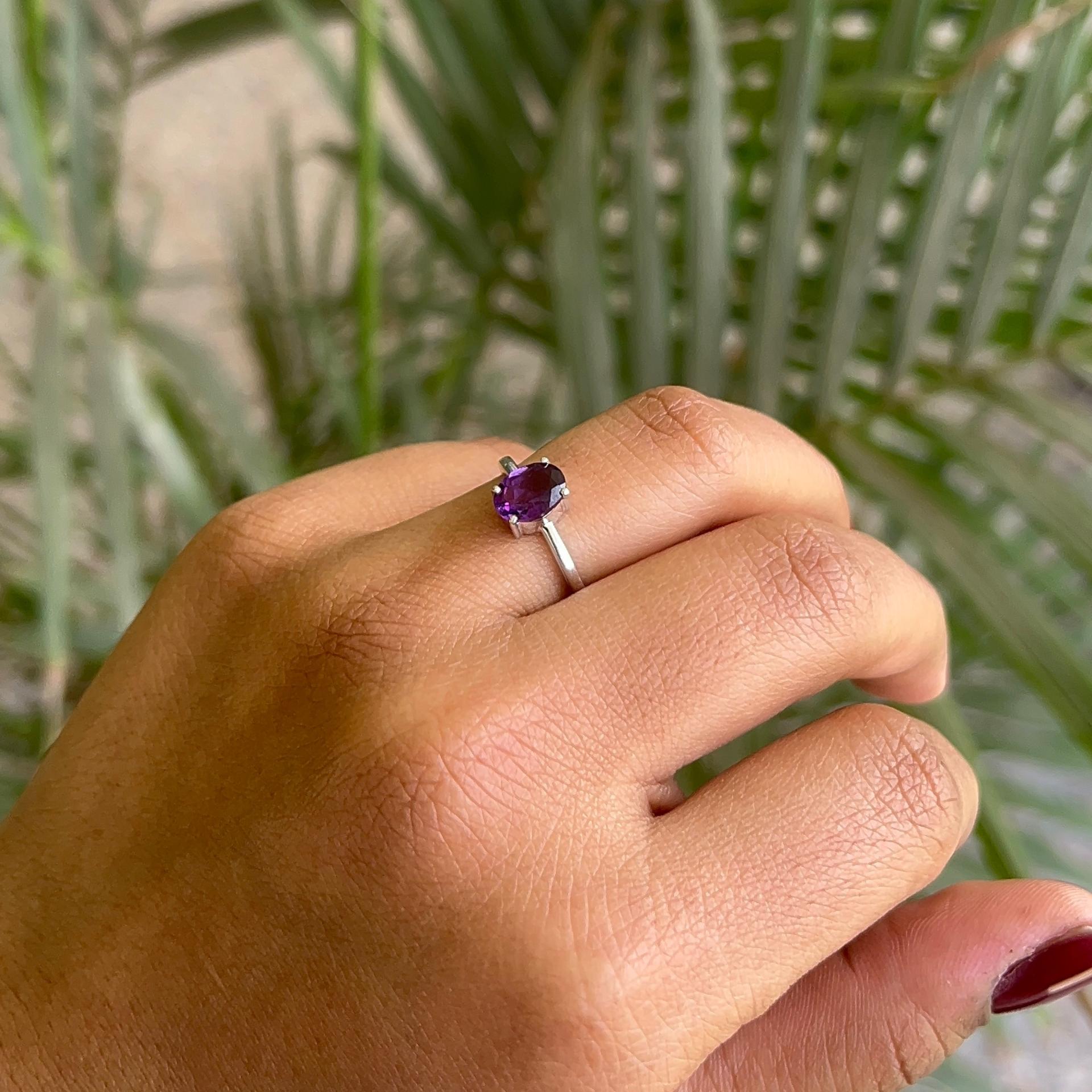 For Sale:  Minimalist Oval Cut Amethyst Single Stone Ring with Silver Jewelry Gift for Wife 8