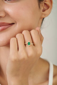 Minimalist Oval-Cut Natural Emerald & Diamond Cluster Ring in 14K Yellow Gold