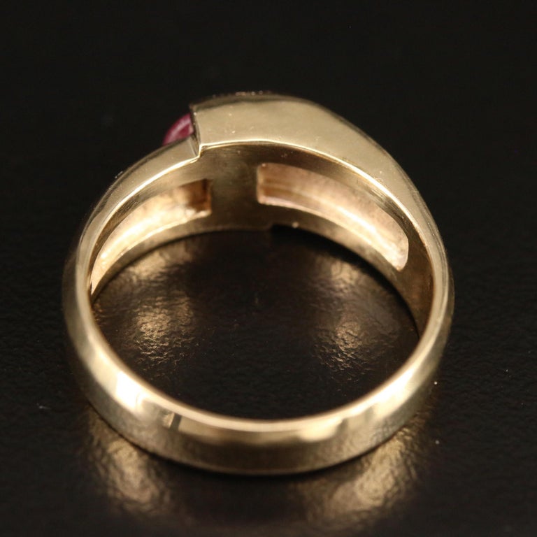 For Sale:  Minimalist Oval Cut Ruby Fashion Ring Antique Yellow Gold Ruby Promise Ring Band 4