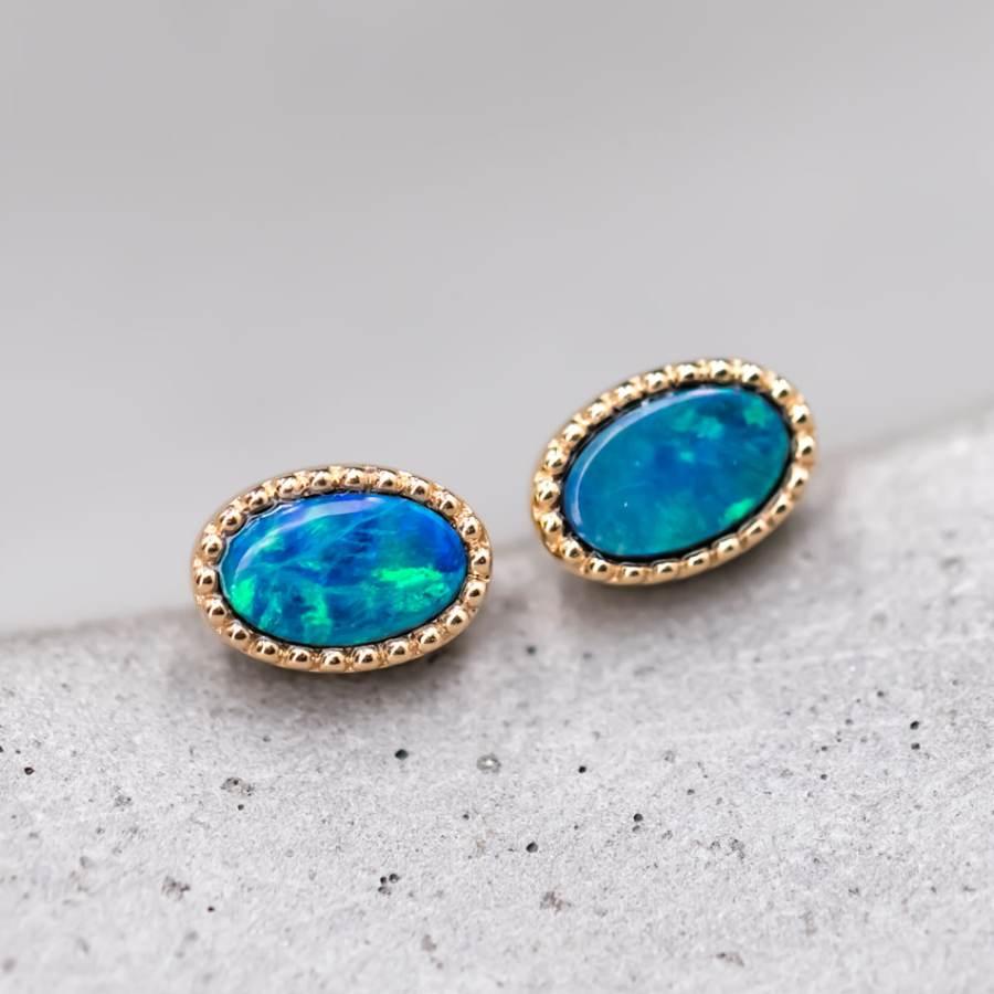 Minimalist Oval Doublet Opal Stud Earrings 18K Yellow Gold In New Condition For Sale In Suwanee, GA