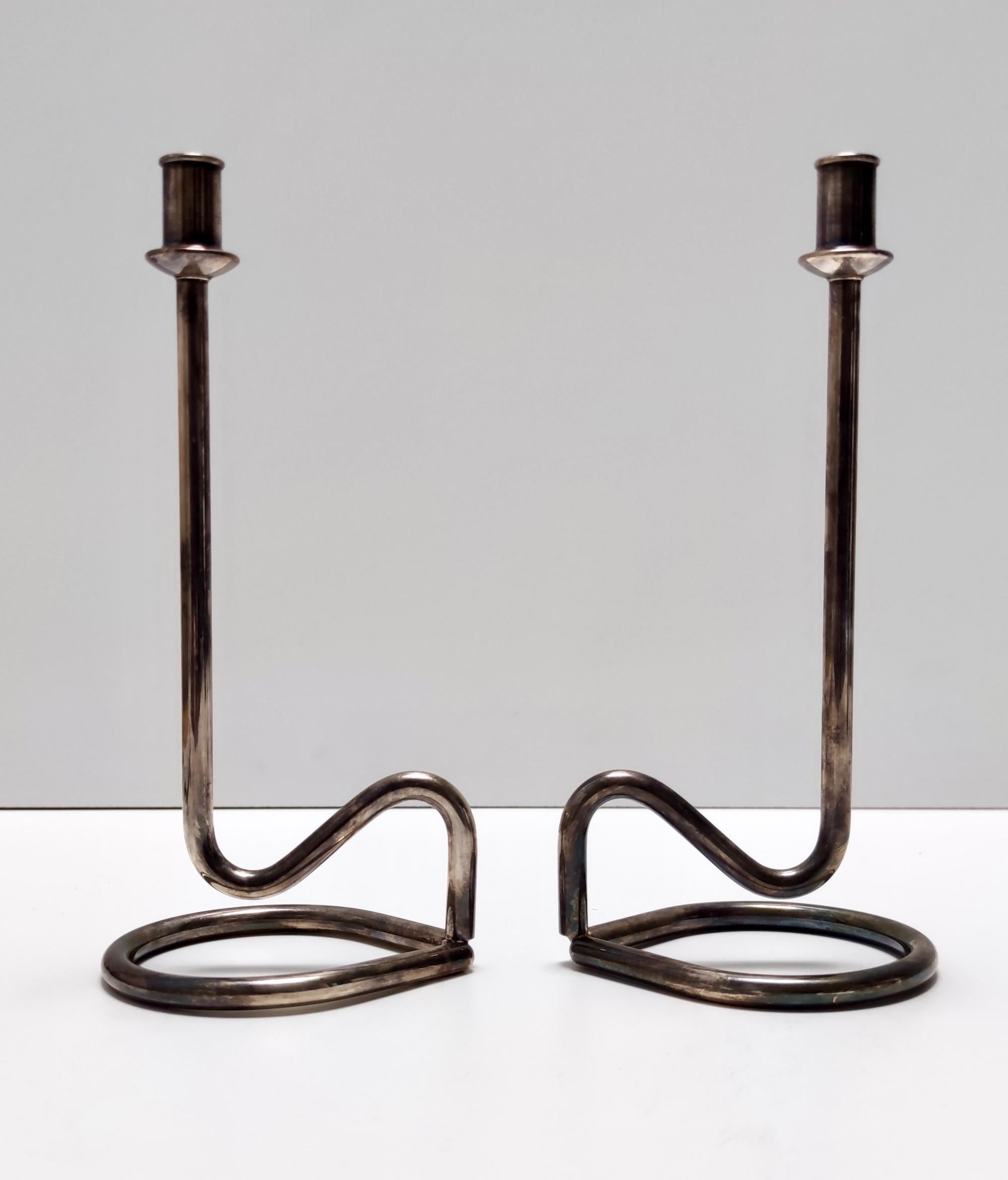 Late 20th Century Minimalist Pair of Silver Plated Metal Candleholders in the Style of Sabattini For Sale