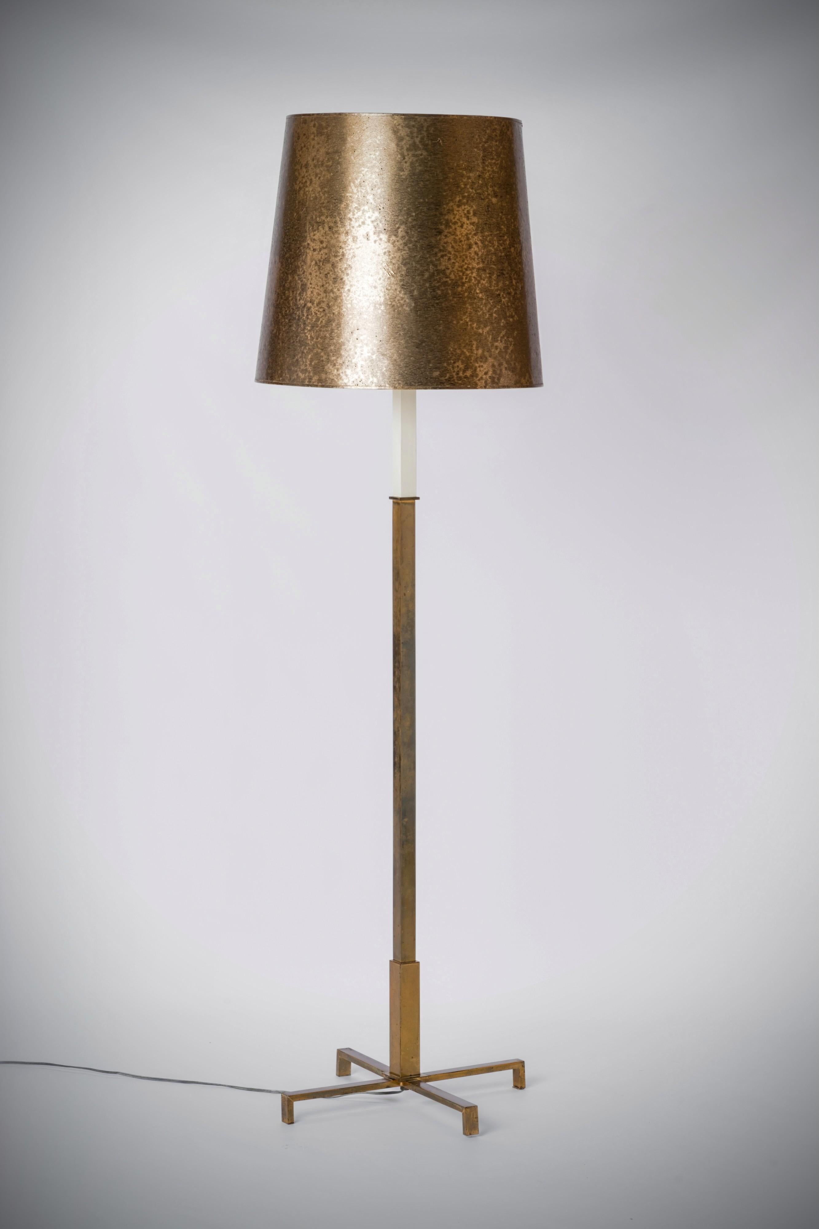 Minimalist Patinated Brass, White Lacquer & Opaline Floor Lamp - Germany 1970's For Sale 1