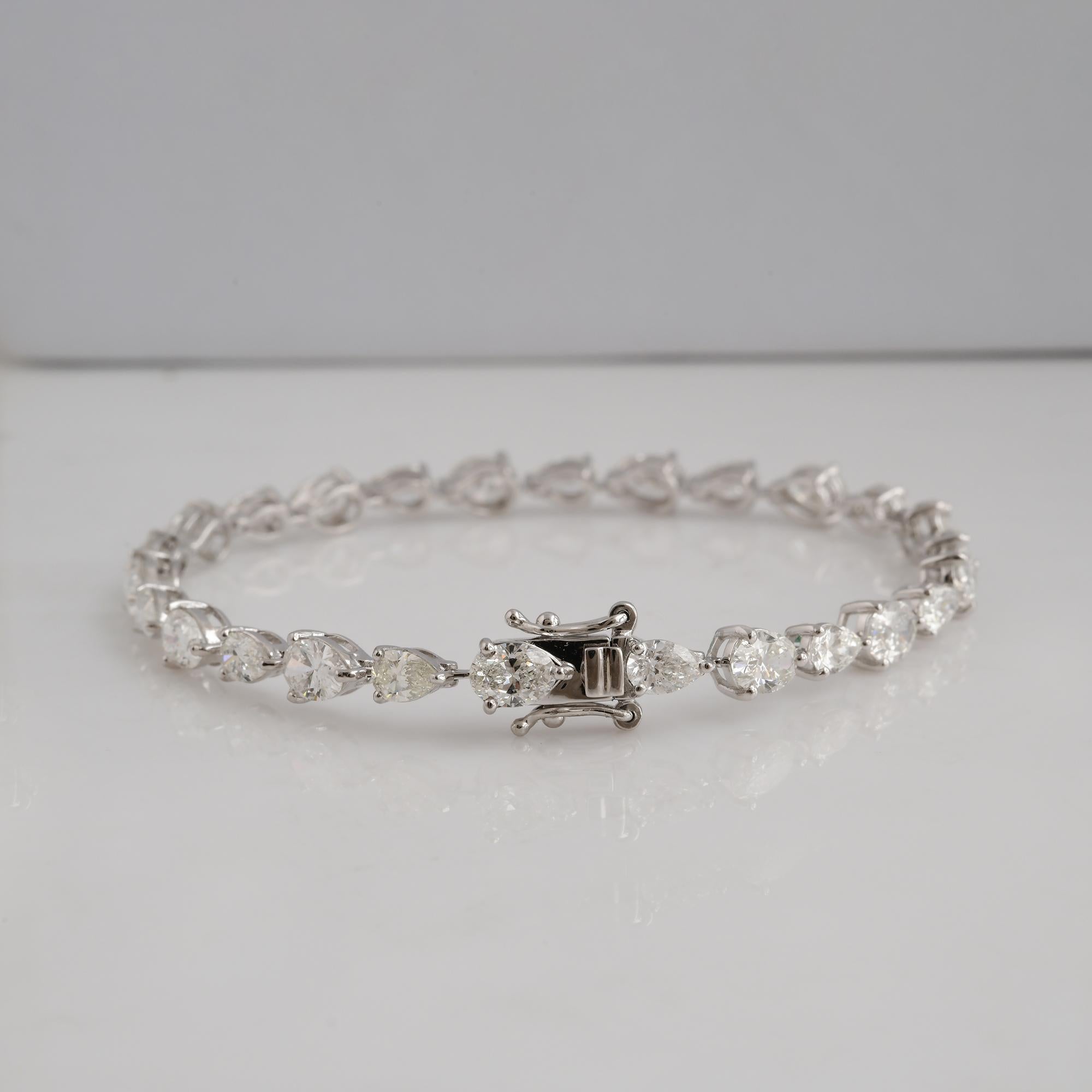 Minimalist Pear Cut 8.98Ct Diamond Tennis Bracelet 14k White Gold Fine Jewelry In New Condition For Sale In Diera, Dubai