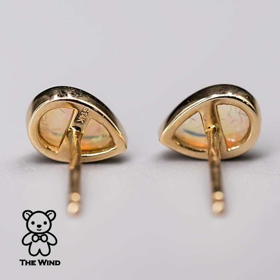 Taglio a goccia Orecchini a pera minimalisti di opale australiano massiccio in oro giallo 14K in vendita