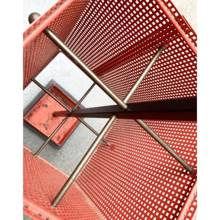 Minimalistischer Umbrella Stand aus perforiertem Stahl, 1960er Jahre im Angebot 6