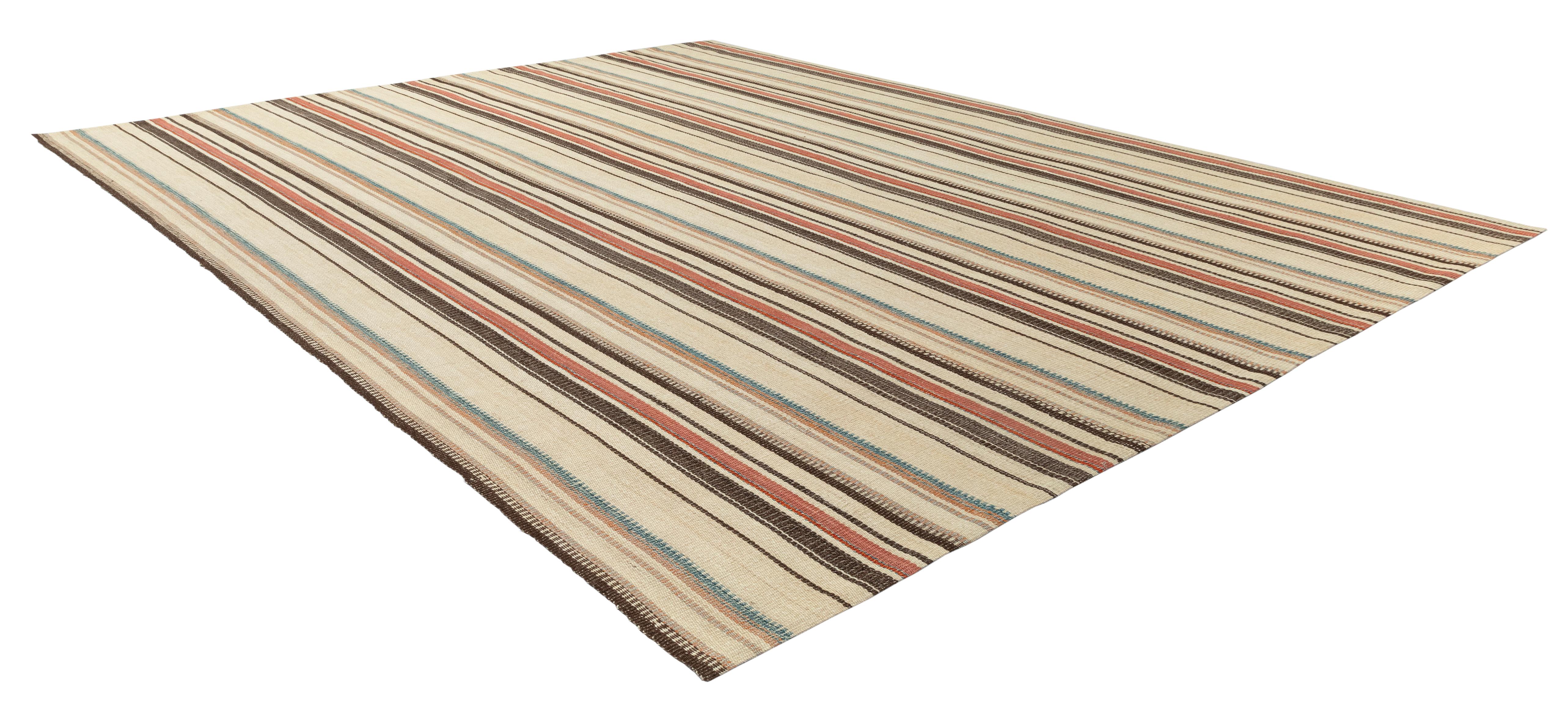 Alfombra Persa Minimalista de Tejido Plano - Lana Hilada a Mano, Teñida con Tintes Vegetales en Nuevo estado para la venta en New York, NY