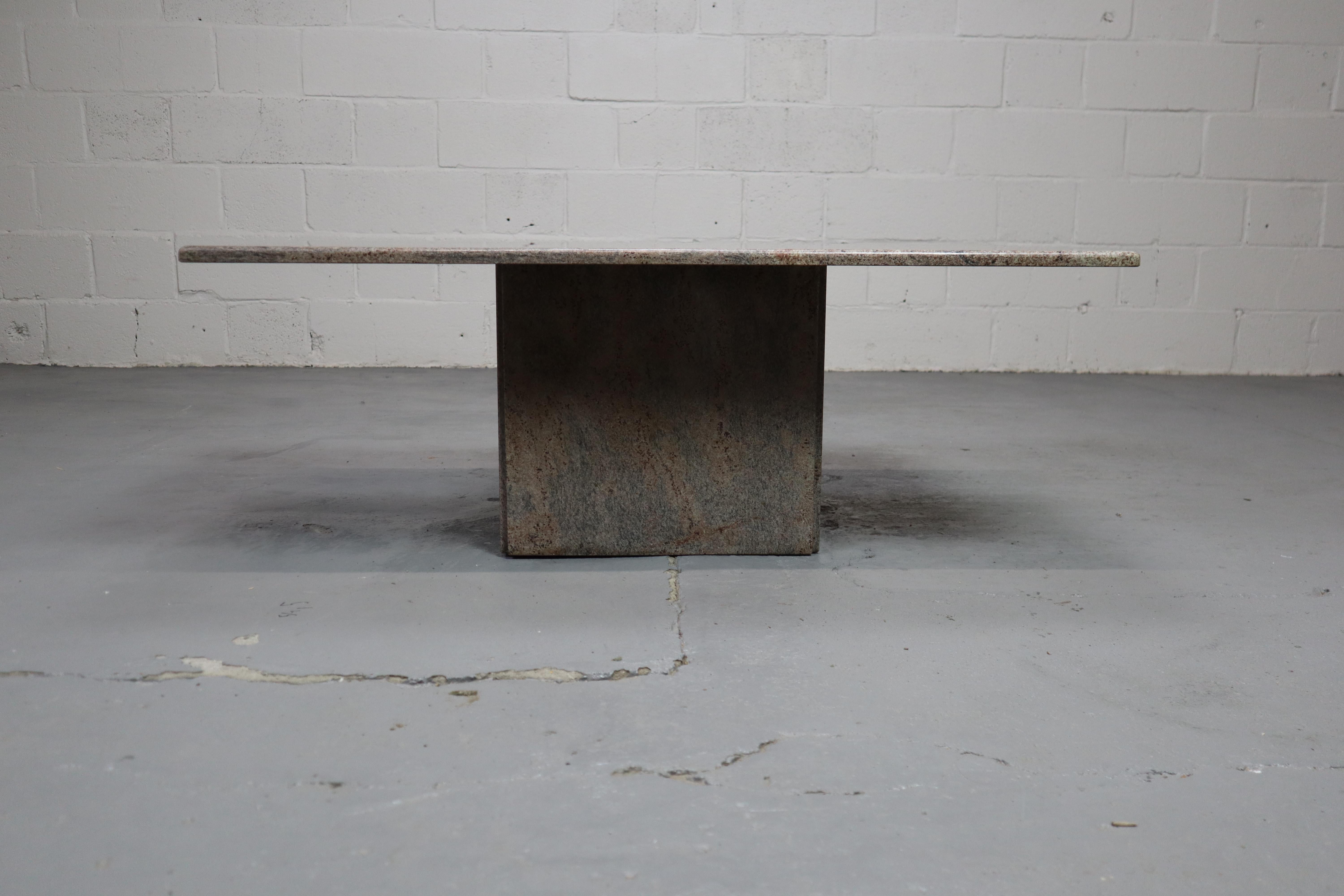 Minimalist pink granite coffee table, 1980's Belgium For Sale 6