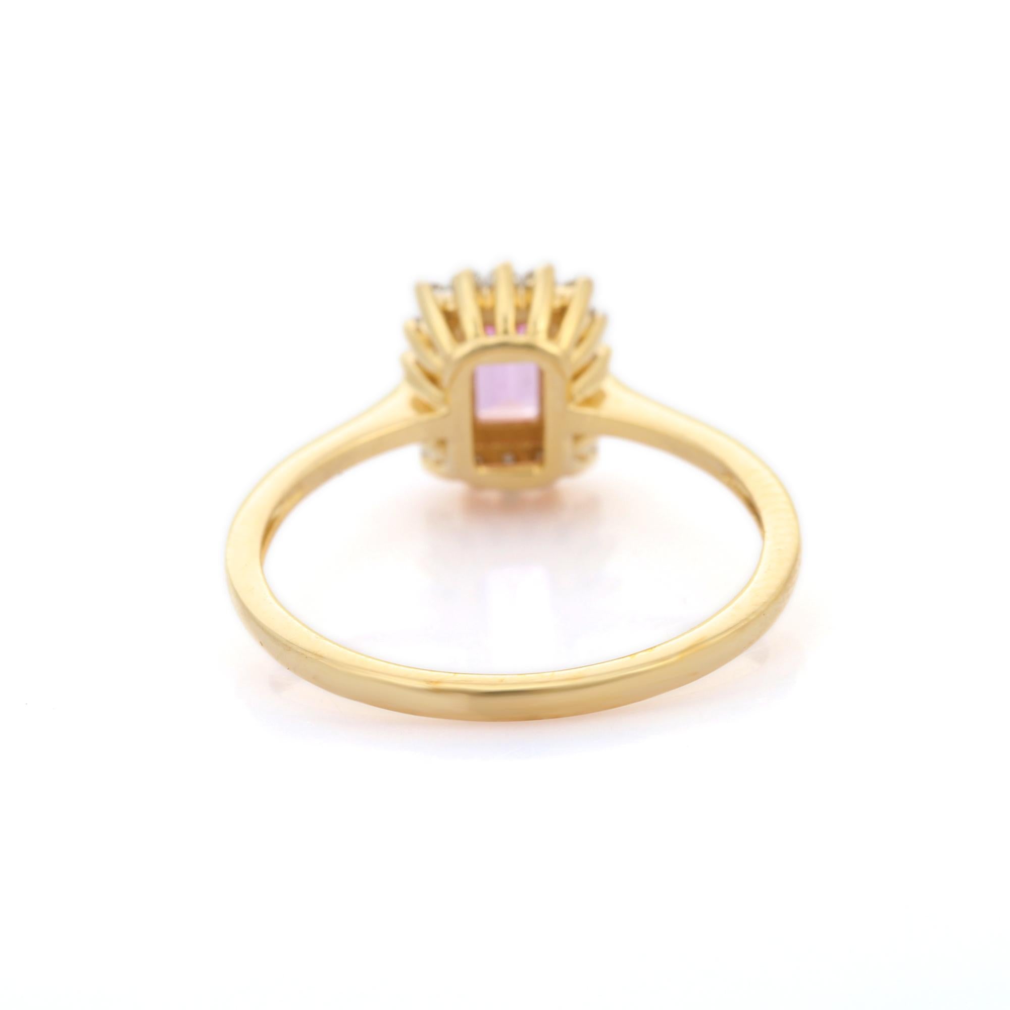 Im Angebot: Minimalistischer Brautring aus 14 Karat massivem Gelbgold mit rosa Saphir und Halo-Diamant () 4