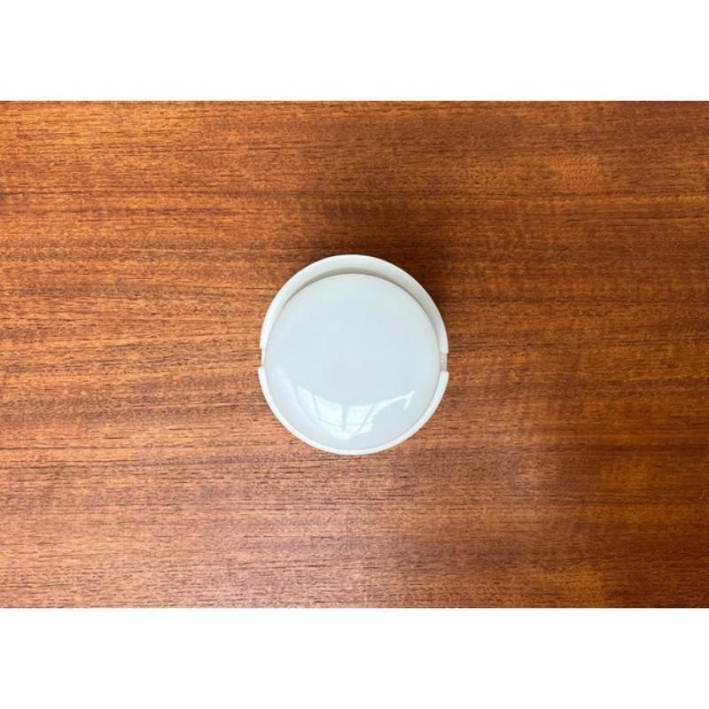 Aplique de baño minimalista de porcelana de Knud Holscher para IFÖ, Suecia, años 80 en venta 4