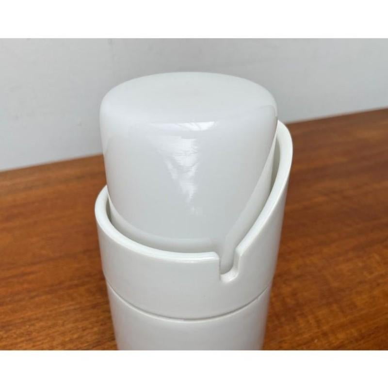 Aplique de baño minimalista de porcelana de Knud Holscher para IFÖ, Suecia, años 80 en Bueno estado para la venta en Hamburg, DE
