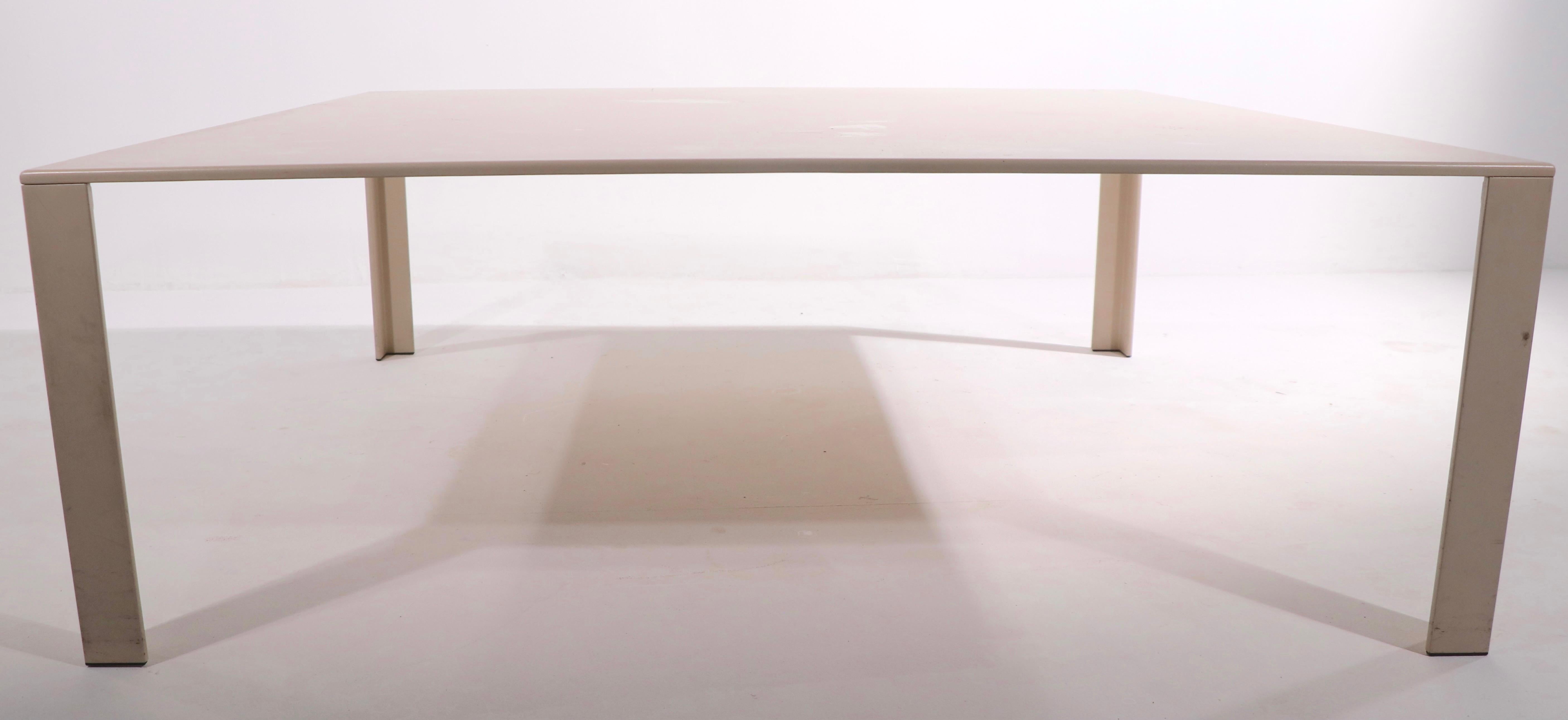 Post-Modern Minimalist Postmodern Coffee Table Att. to Saporiti For Sale