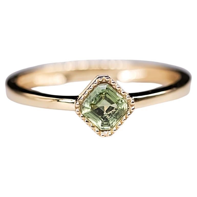 Minimalist Princess Cut Green Sapphire Ring 14K Yellow Gold For Sale