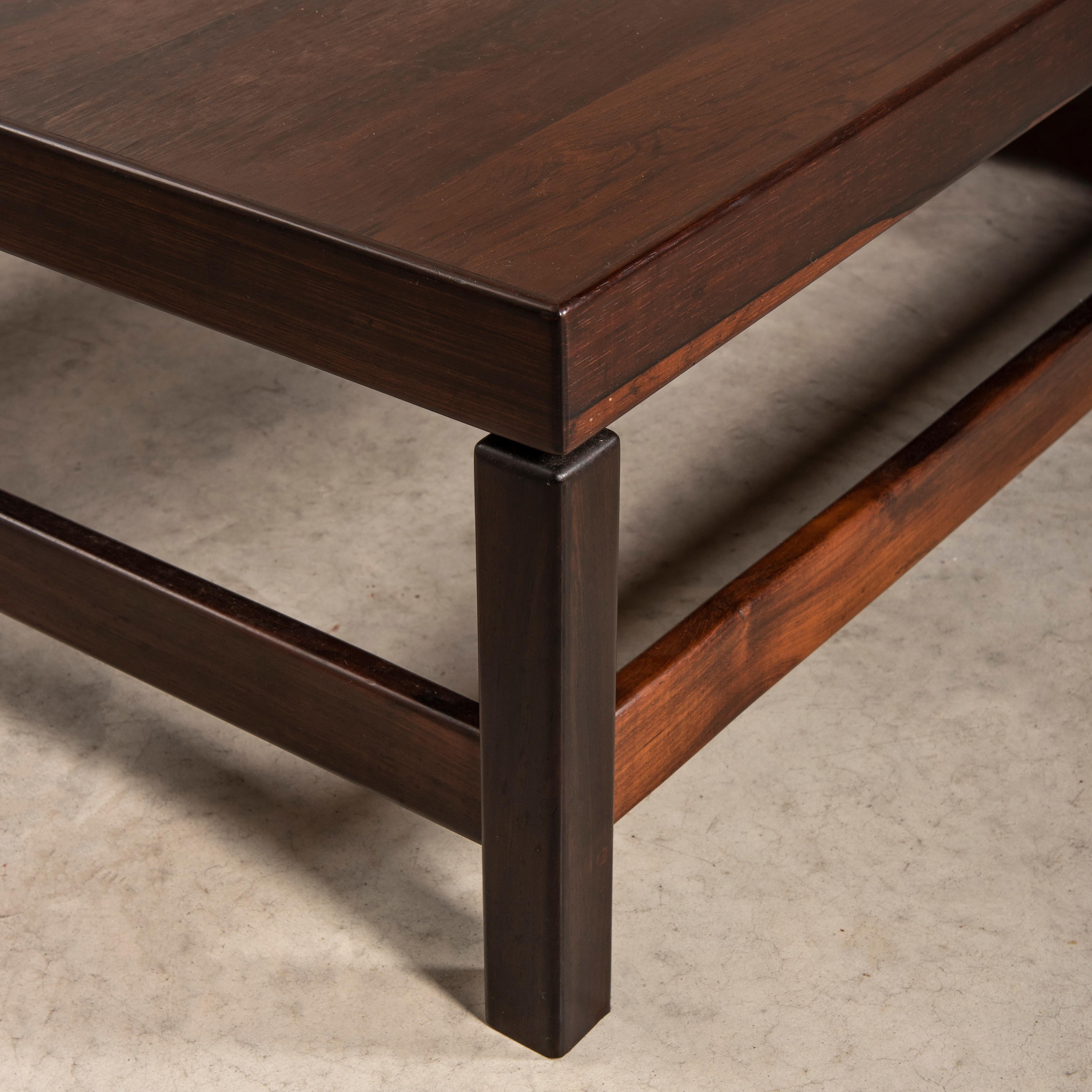 Minimalist Rectangular Coffee Table in Solid Wood, Brazilian Mid-century Modern  For Sale 1