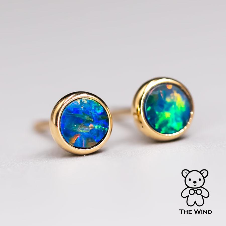 Orecchini a perno minimalisti in oro giallo 18k con opale australiano doppio e rotondo in vendita 2