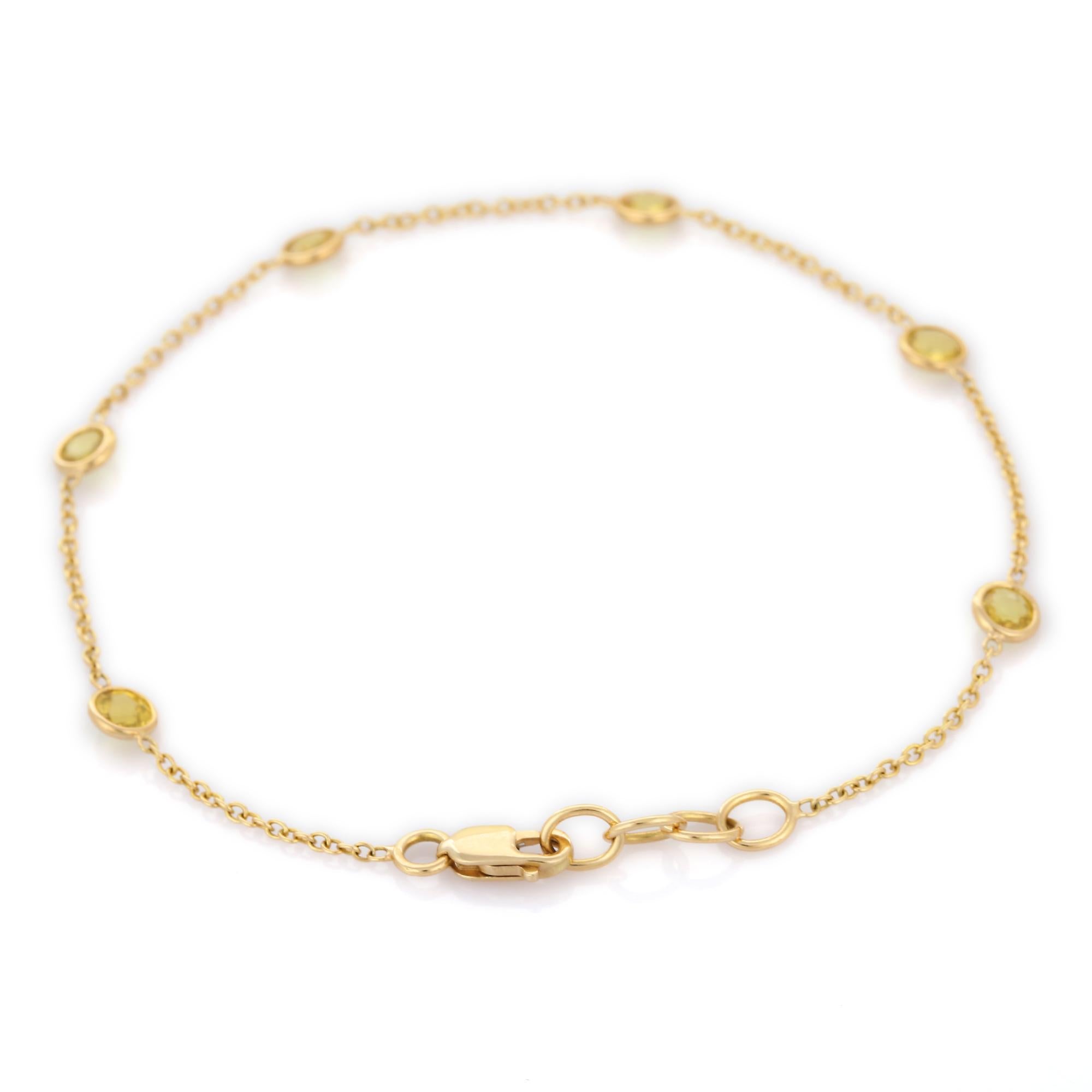 Modern Minimalist Round Cut Yellow Sapphire Chain Bracelet Mounted in 18K Yellow Gold For Sale