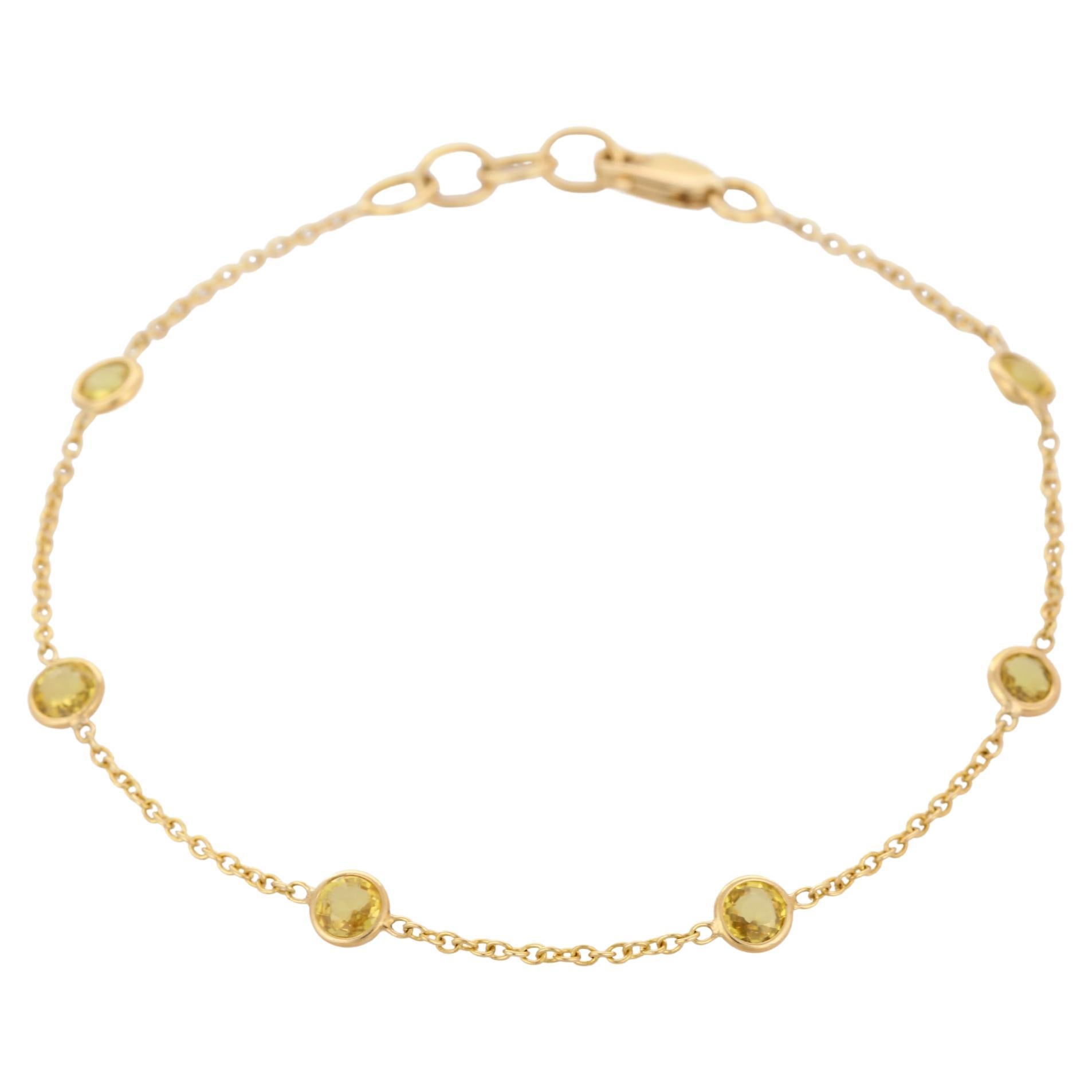 Minimalist Round Cut Yellow Sapphire Chain Bracelet Mounted in 18K Yellow Gold For Sale