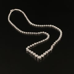 Minimalist Round Diamonds Chevron Necklace