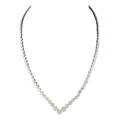 Minimalist Round Diamonds Chevron Necklace