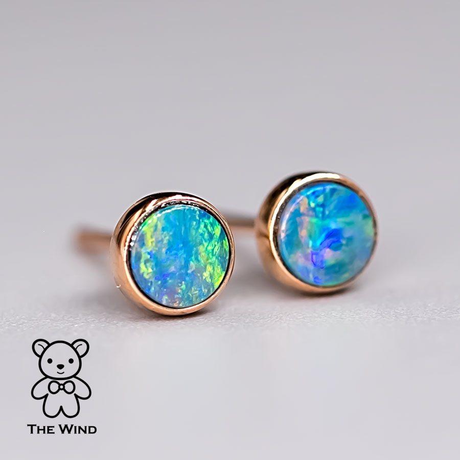 Minimalistische runde Doublet-Opal-Ohrstecker 18k Roségold (Arts and Crafts) im Angebot