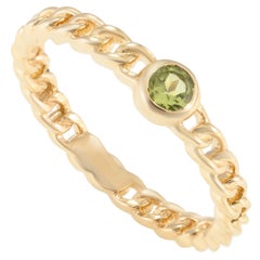 Anello minimalista con peridoto rotondo impilabile con catena solida in oro giallo 14 carati