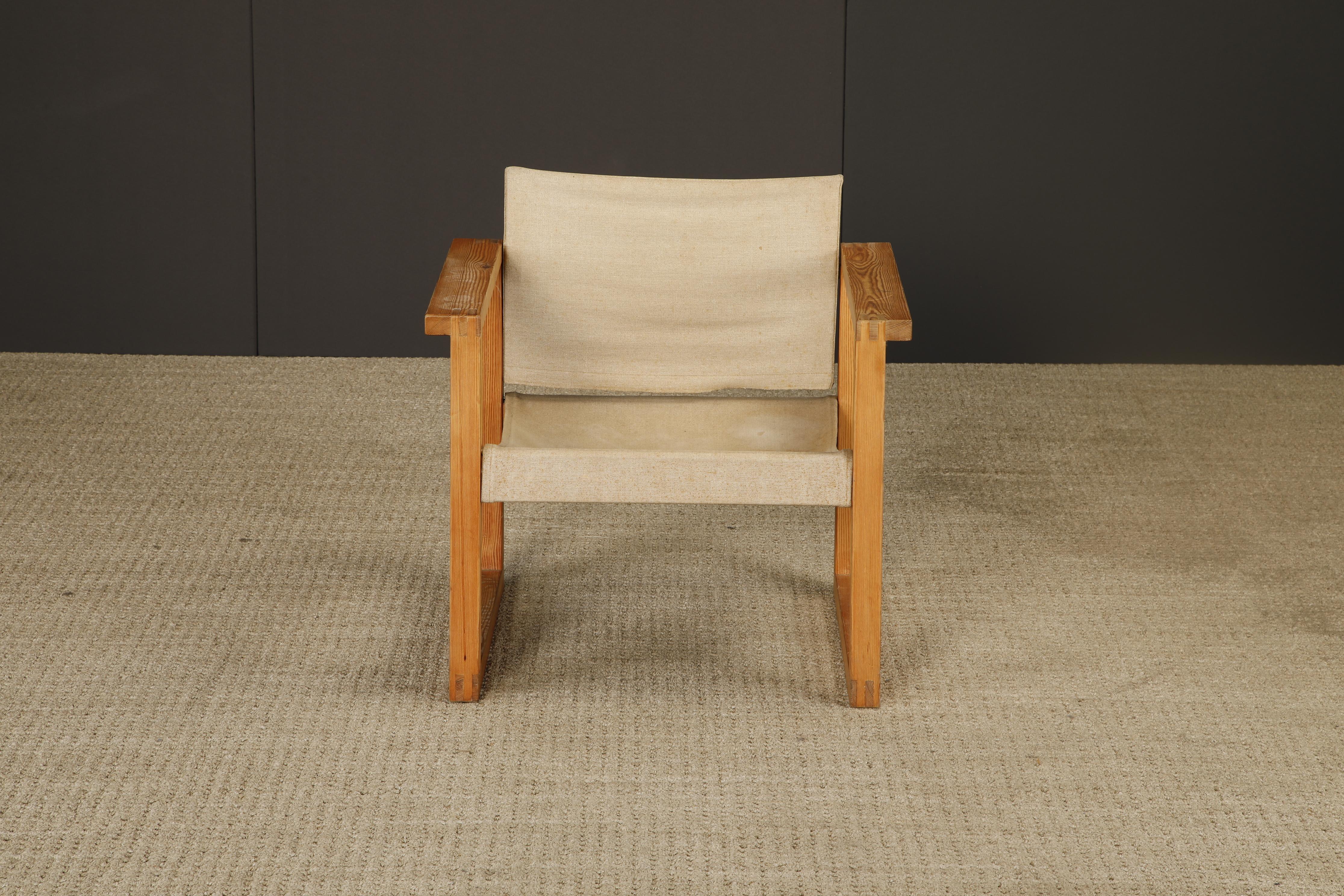 Mid-Century Modern Minimalist Safari Sling Lounge Chair in Natural Canvas and Solid Wood, c 1970s For Sale