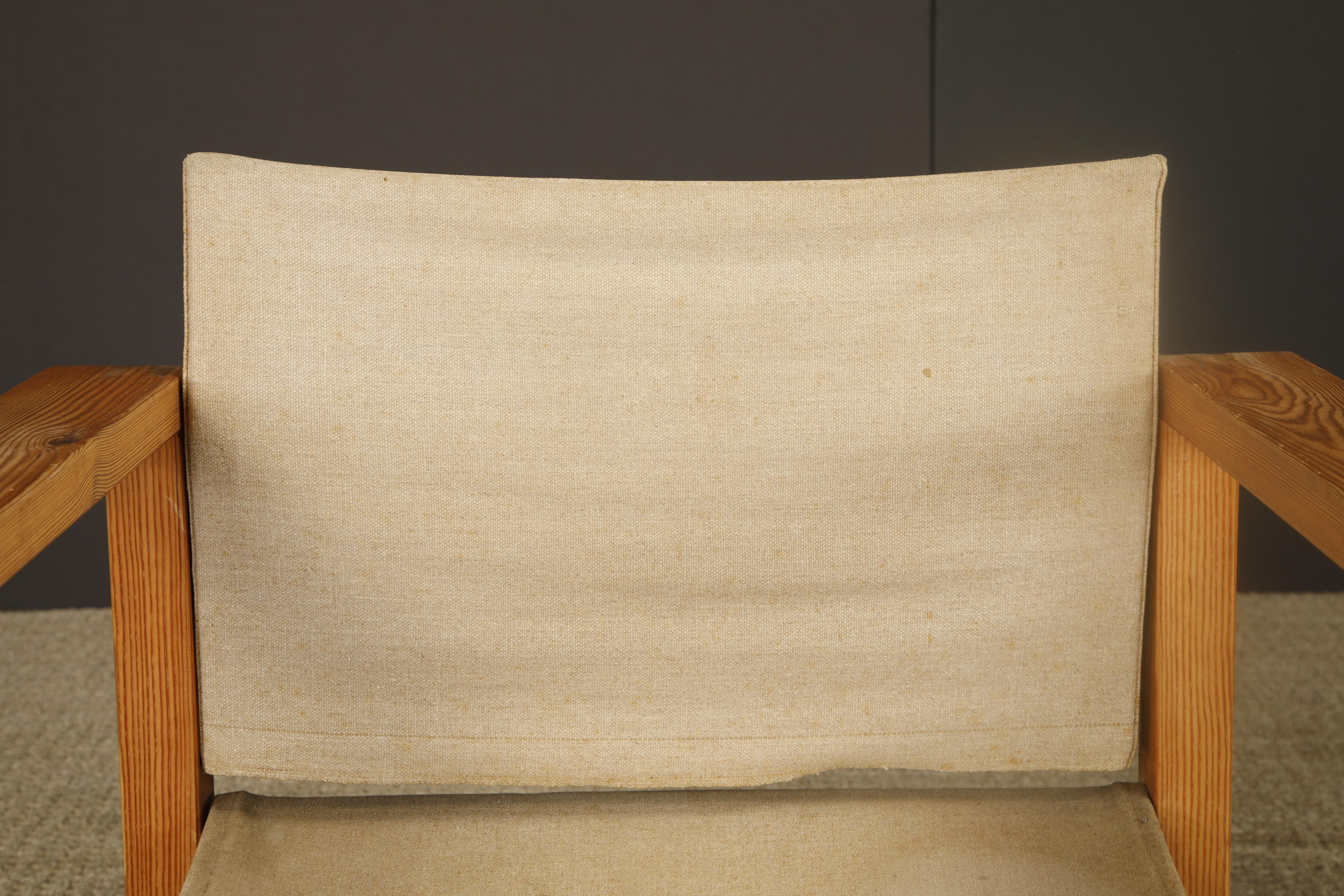 American Minimalist Safari Sling Lounge Chair in Natural Canvas and Solid Wood, c 1970s For Sale