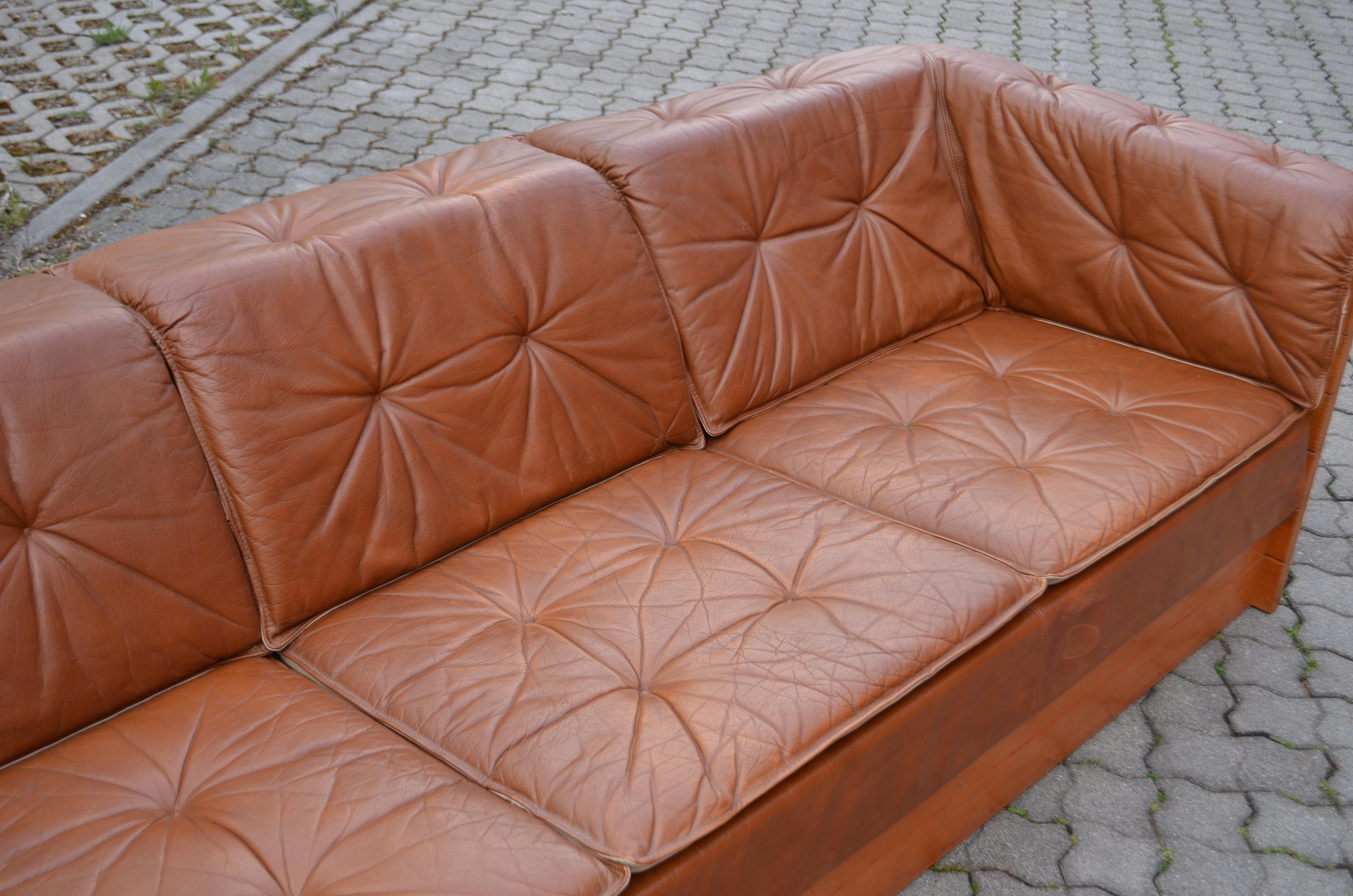 Minimalist Scandinavian Pine Cognac Brandy Leather Sofa Daybed Living Room Set For Sale 4