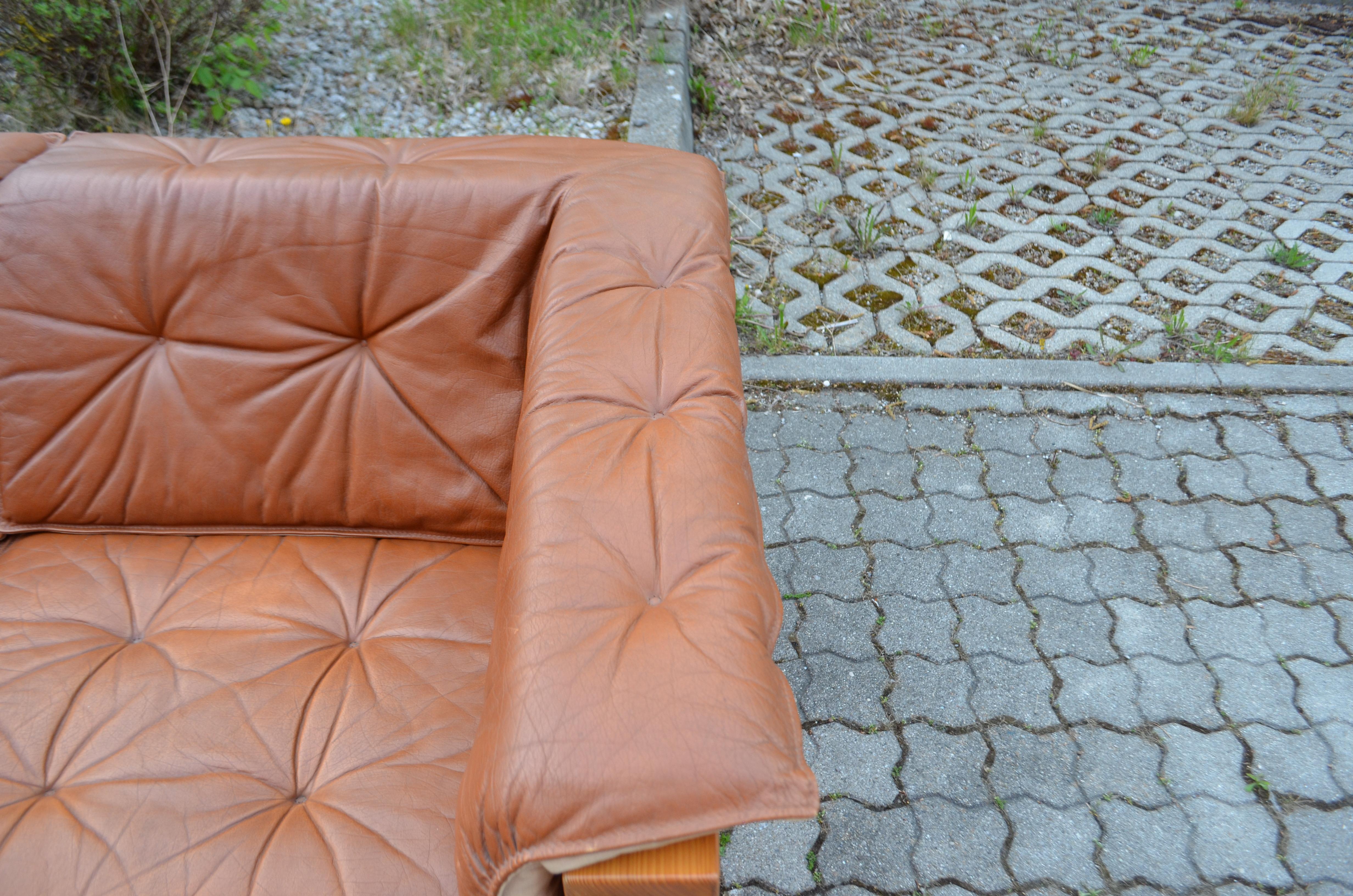 Ensemble de canapés de salon minimalistes scandinaves en pin et cuir de marque cognac pour canapés de jour en vente 7